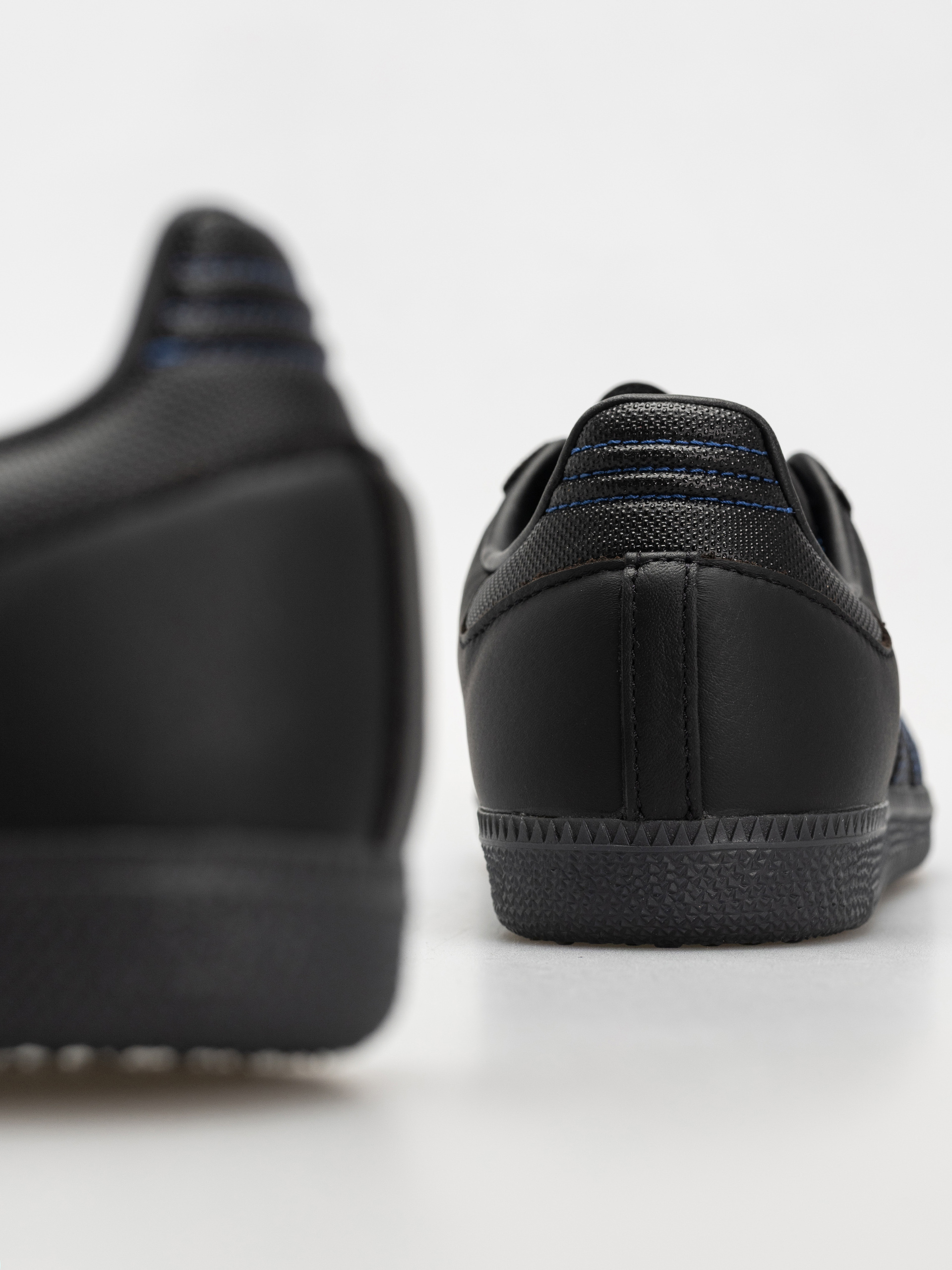 Pantofi adidas Samba Adv (cblack/cblack/royblu)