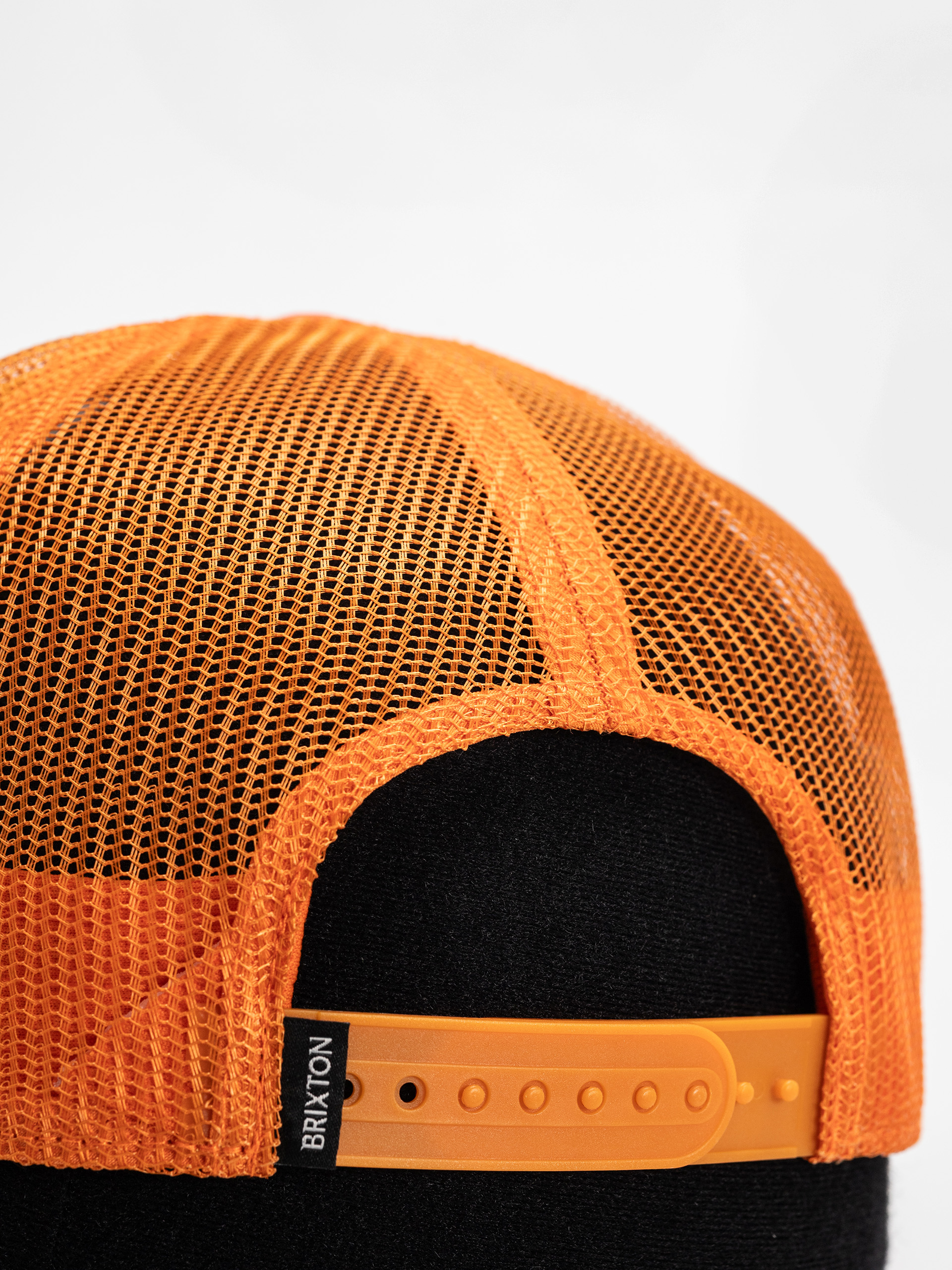 Șapcă Brixton Out After Dark Np Trucker H Wmn (tangerine/off white)