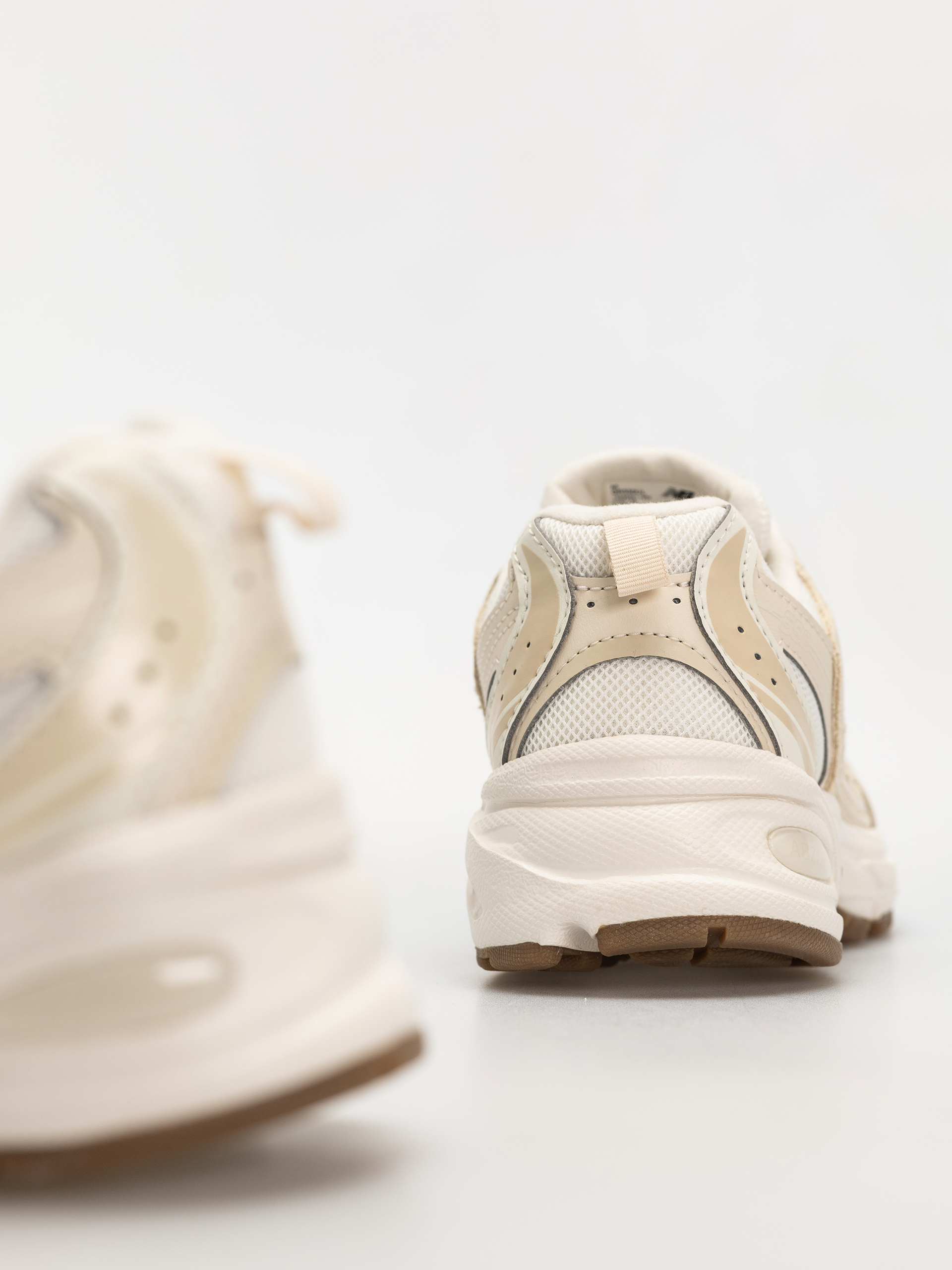 Pantofi New Balance 530 JR (bisque)