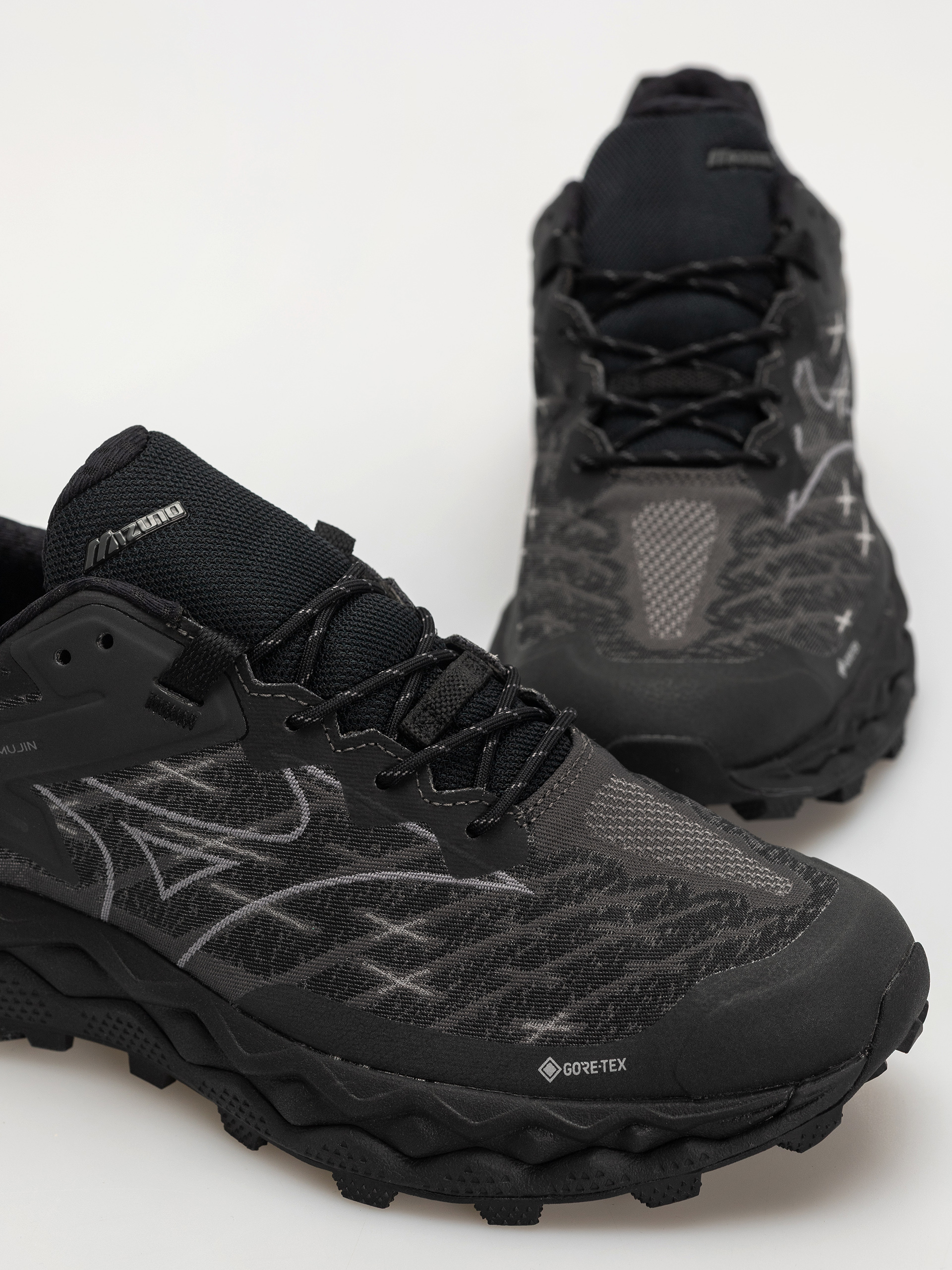 Pantofi Mizuno Wave Mujin LS GTX (black/quiet shade/black sand)
