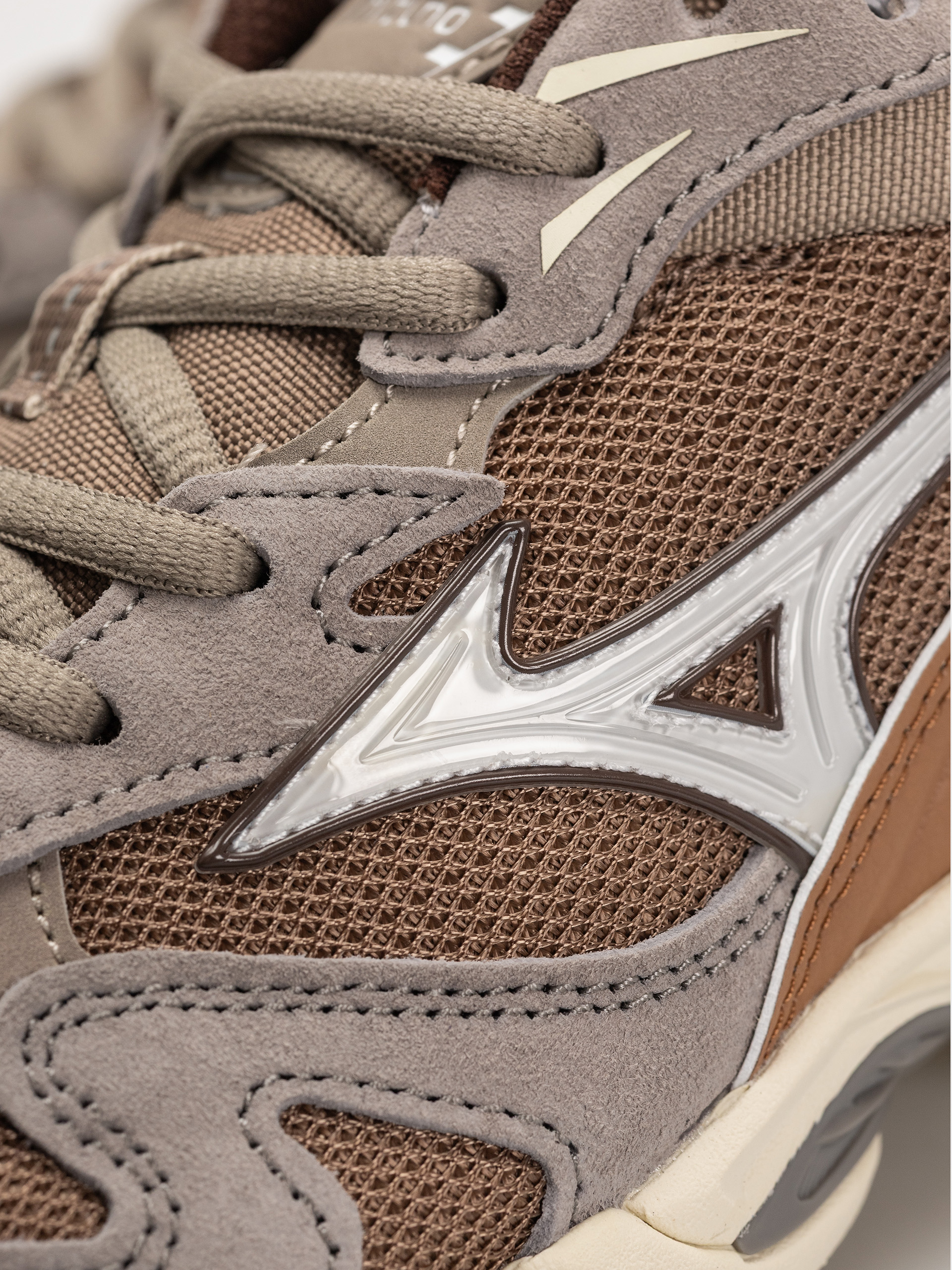 Pantofi Mizuno Wave Rider 10 - maro (fossil/white/thrush)