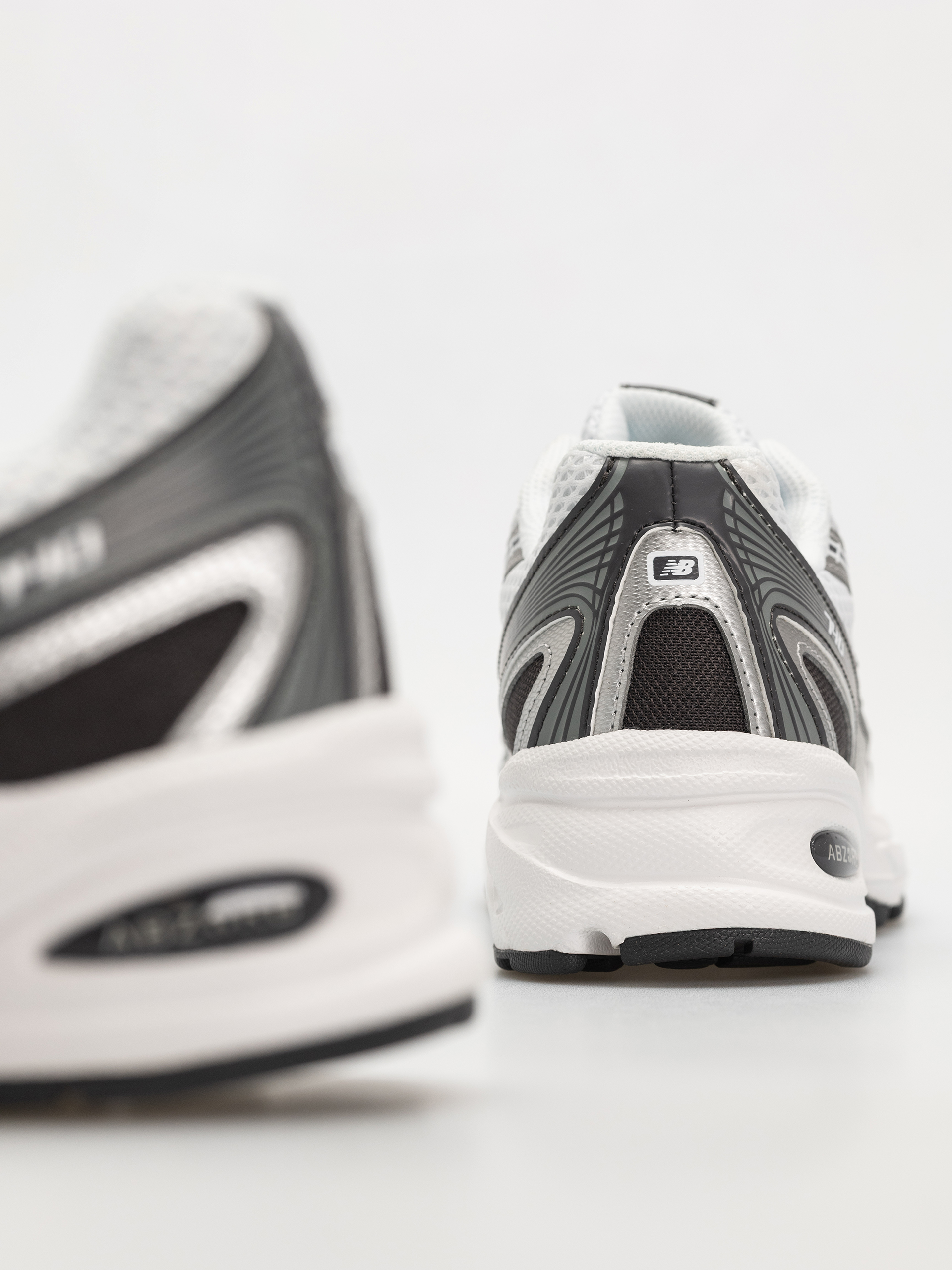 Pantofi New Balance 740 (white)