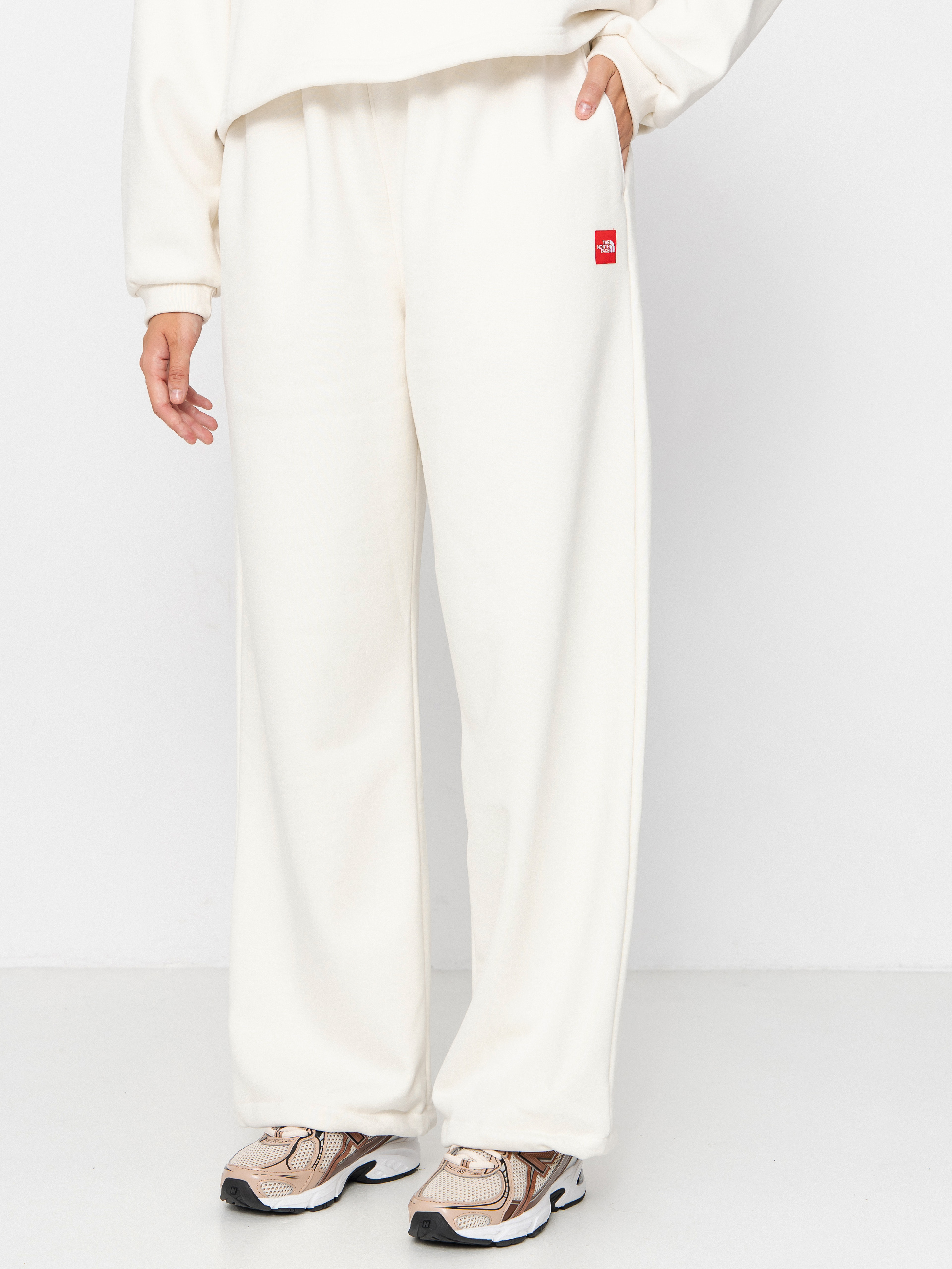Pantaloni The North Face Red Box (white dune)