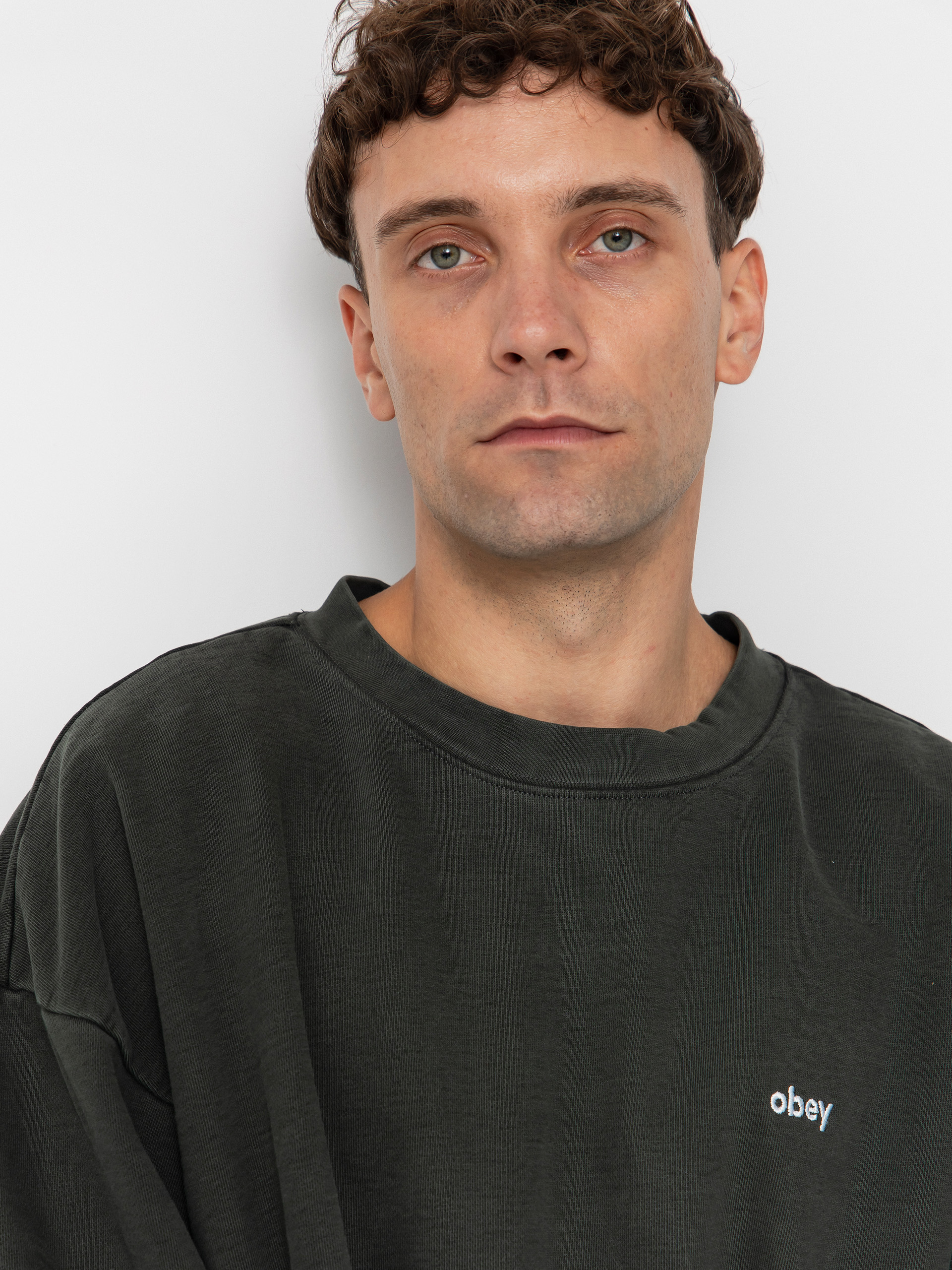 Hanorac OBEY Lowercase Pigment Crew (pigment pirate black)