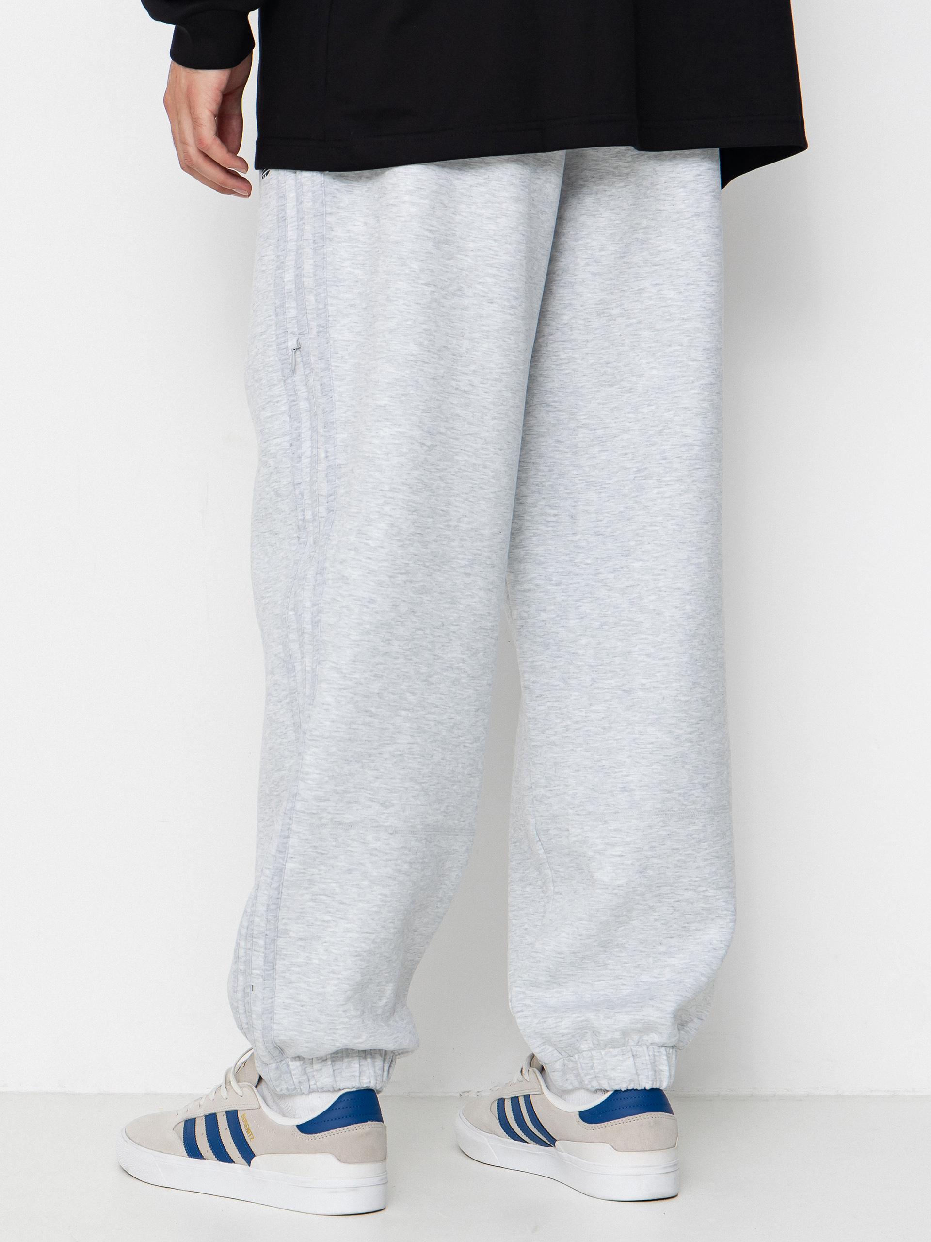 Pantaloni adidas Tech Fleece - gri (lgreyh/black)