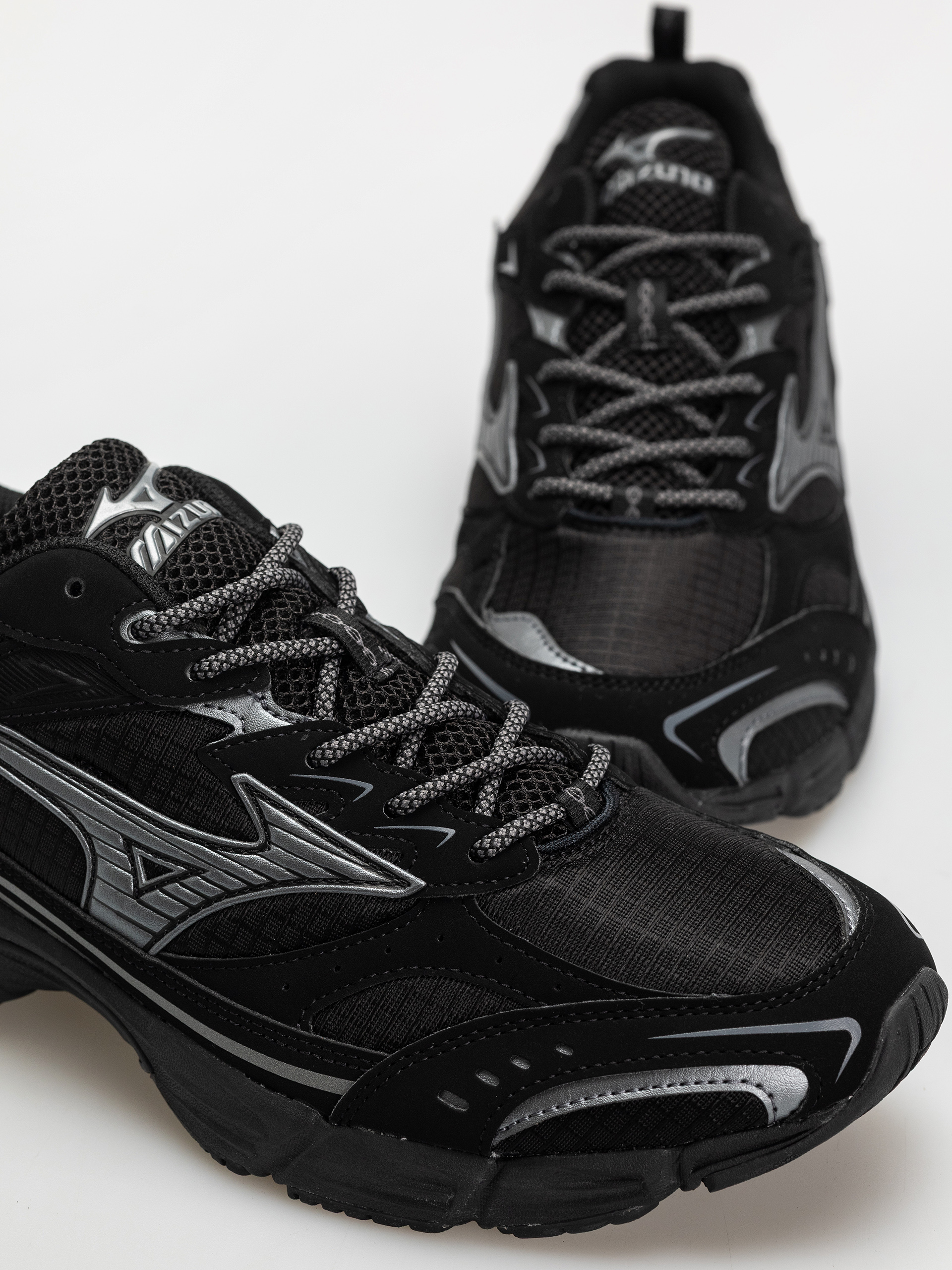 Pantofi Mizuno MXR Tech (black/metallic gray)