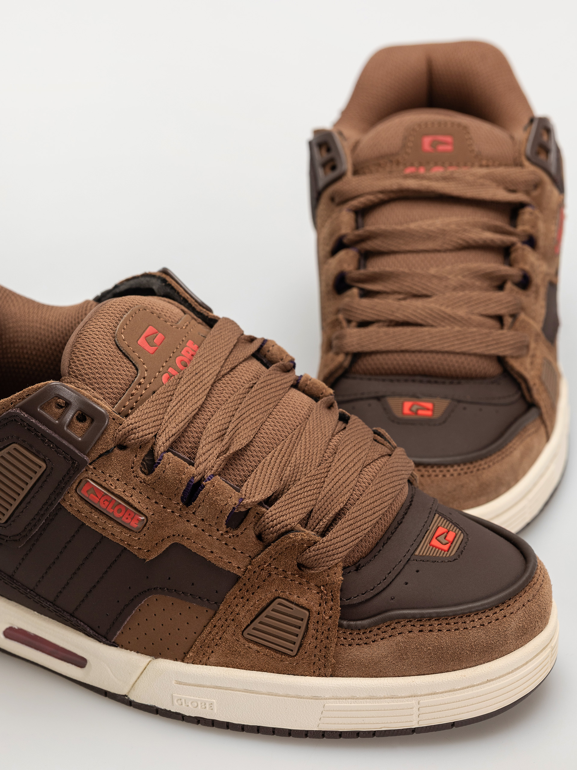 Pantofi Globe Sabre (falcon)