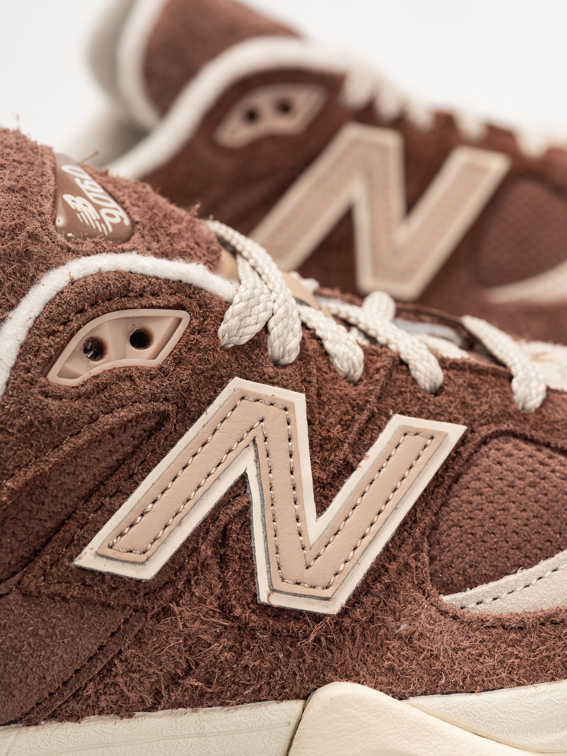 Pantofi New Balance 9060 (rich oak)