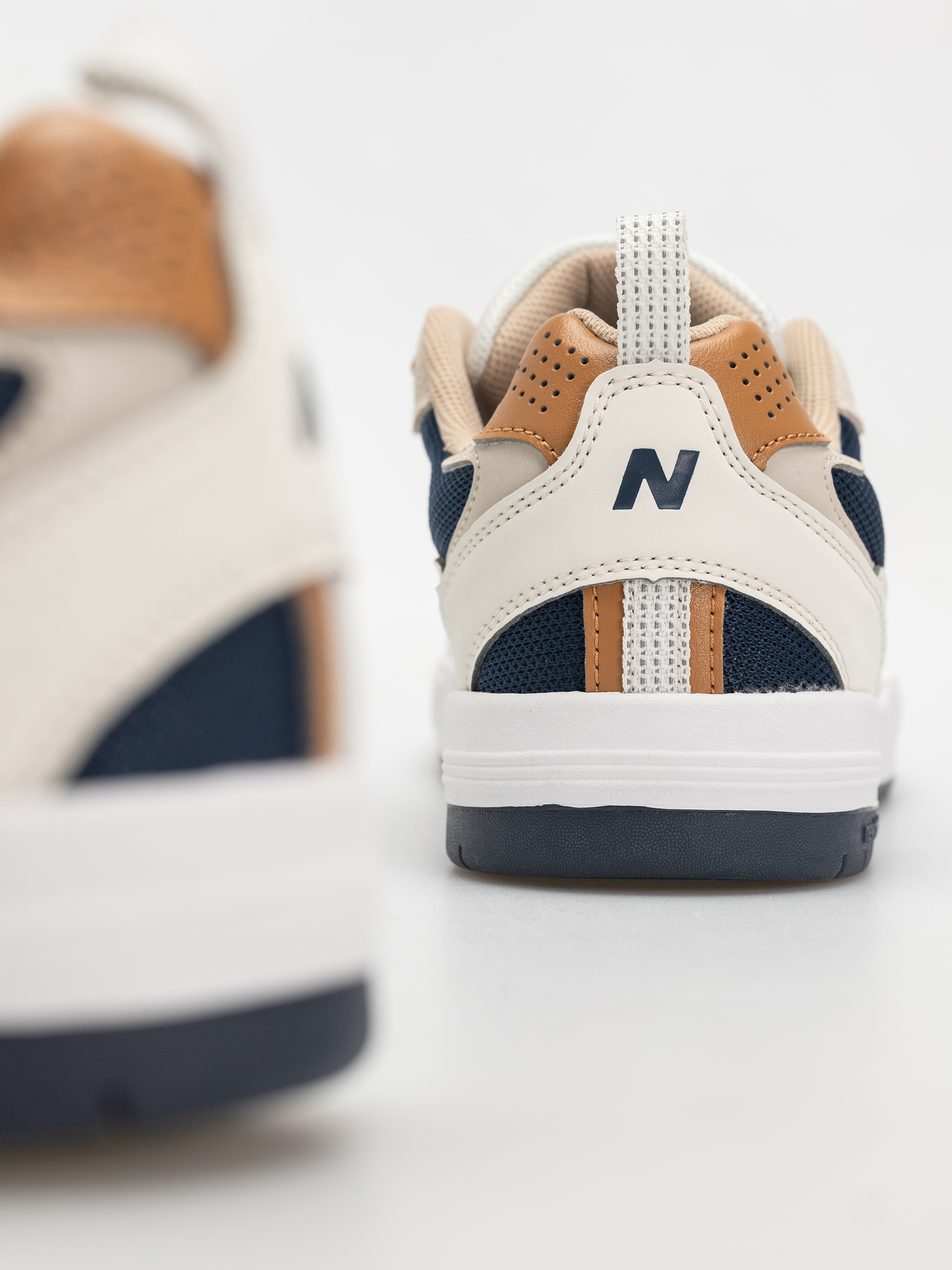 Pantofi New Balance 808 (beige)