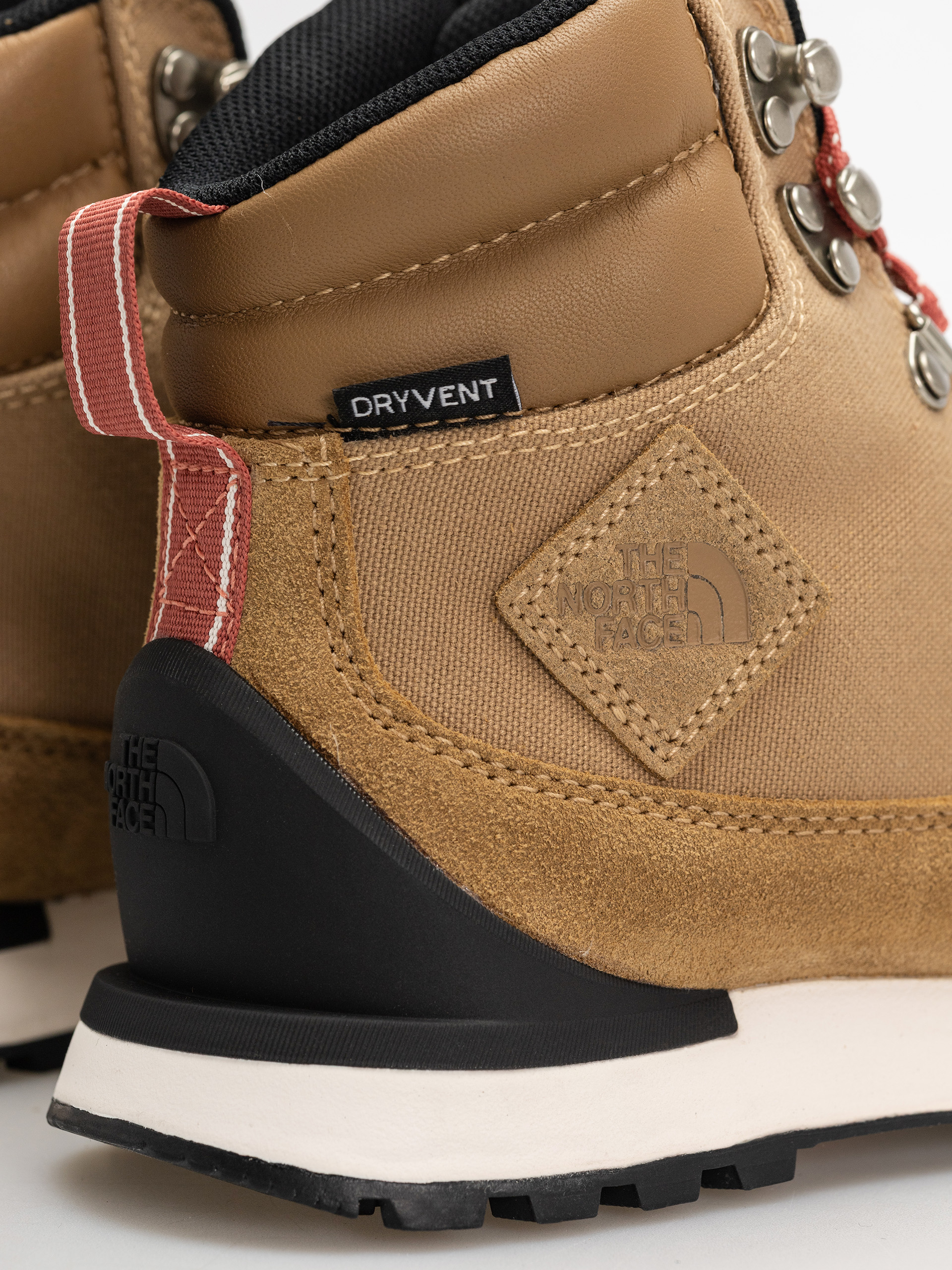 Pantofi The North Face Back To Berkeley Iv Textile Wp Wmn (sahara/mars dust)