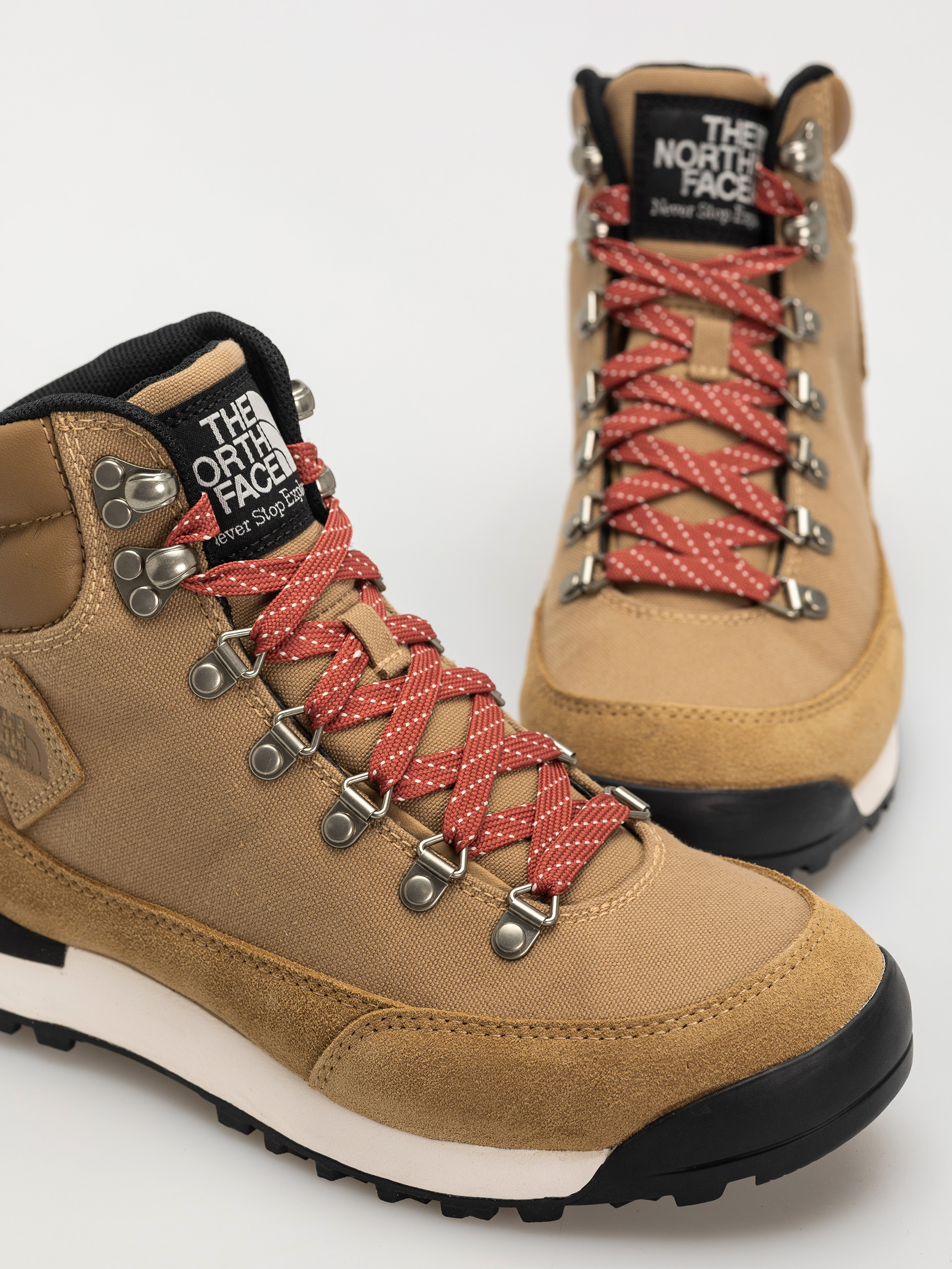 Pantofi The North Face Back To Berkeley Iv Textile Wp Wmn (sahara/mars dust)