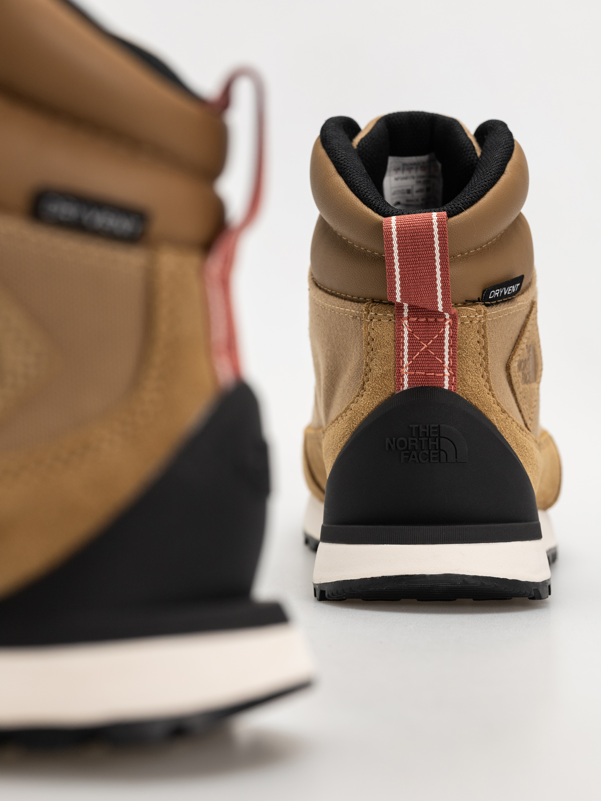 Pantofi The North Face Back To Berkeley Iv Textile Wp Wmn (sahara/mars dust)