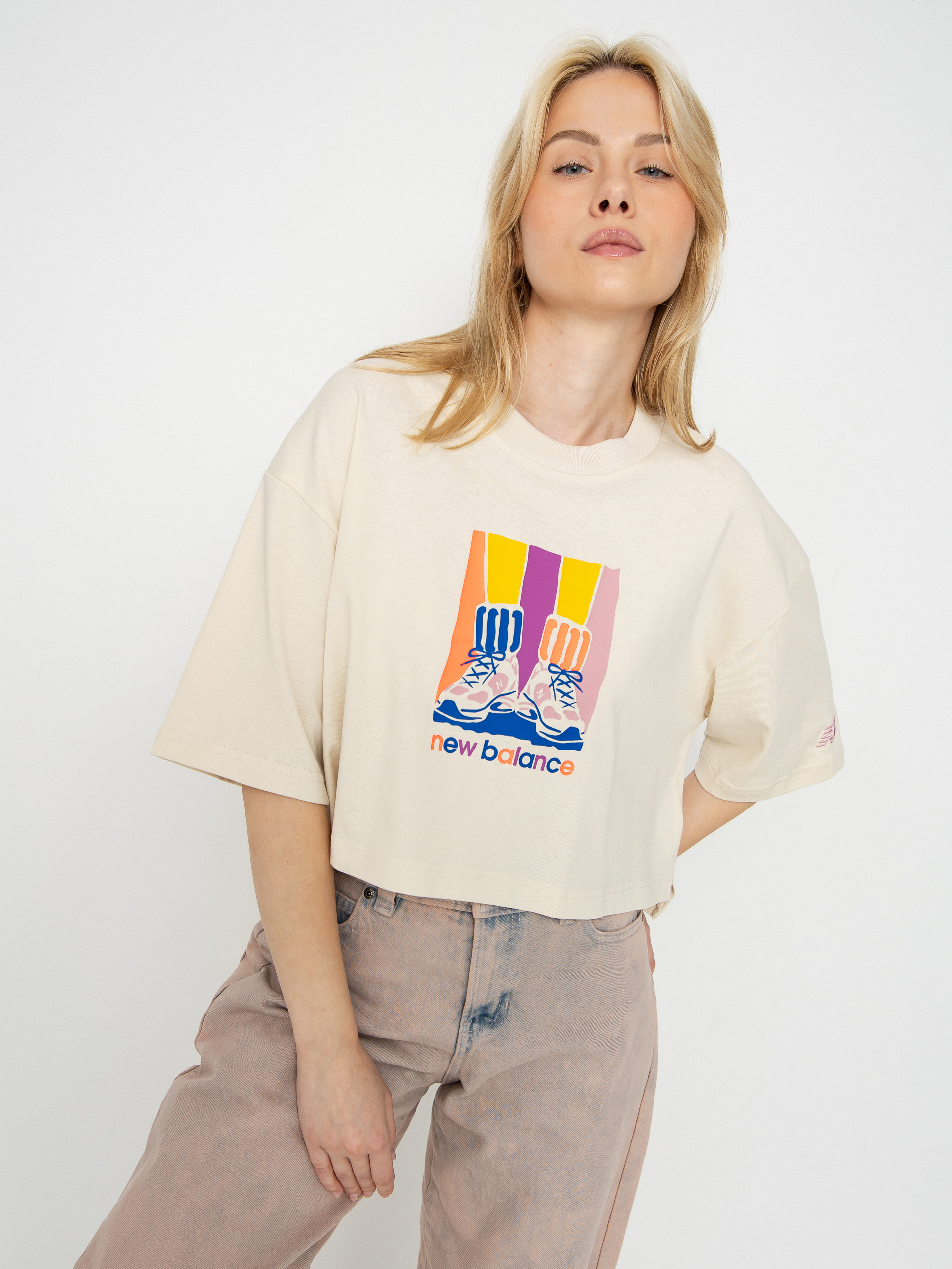Tricou New Balance Athletics Gradient Shoes Wmn (beige)