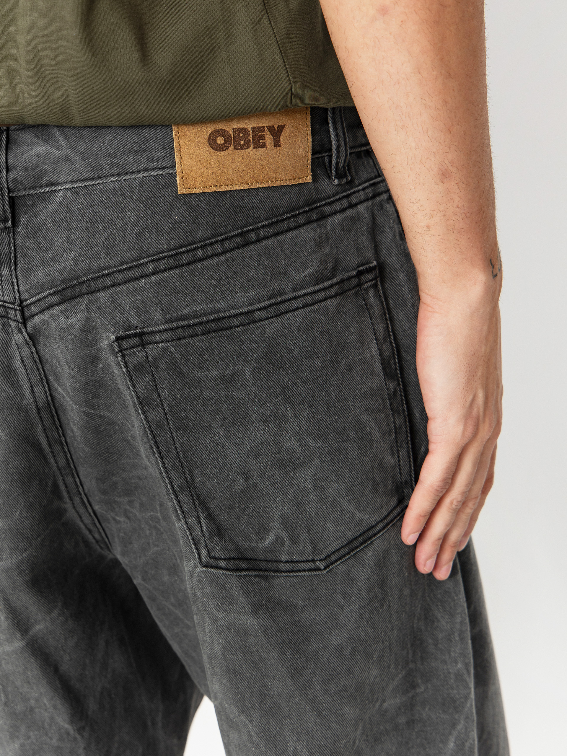 Pantaloni OBEY Classic Wrinkle Baggy Denim (black wrinkle wash)