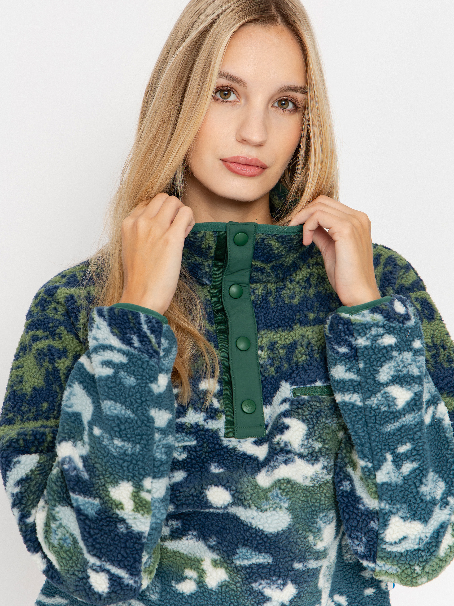 Pentru femei Hanorac din fleece Columbia Helvetia II Printed Cropped Half Snap (everblue sisters/rain forest)