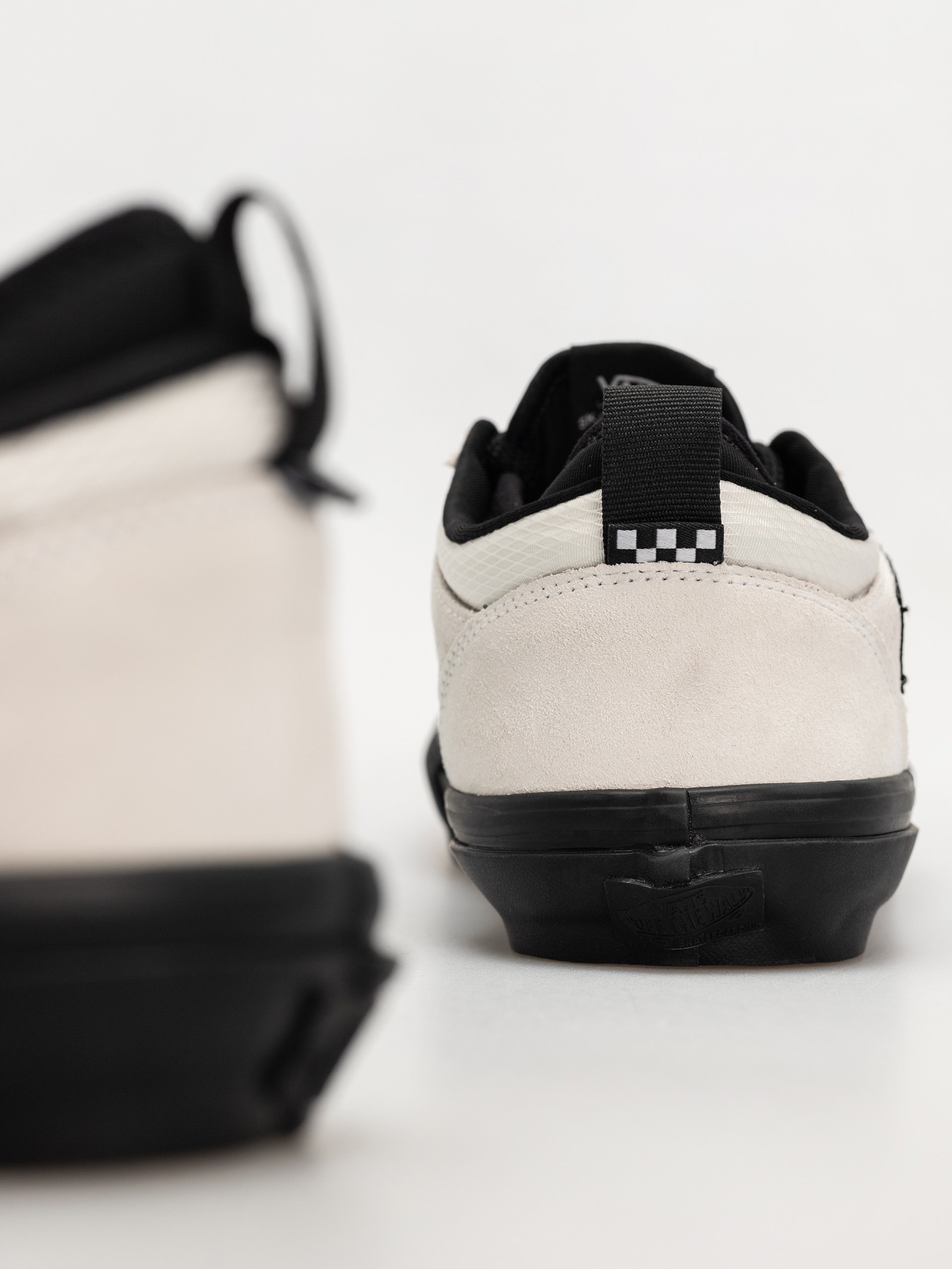 Pantofi Vans Skate Safe Low (atiba bone white/black)