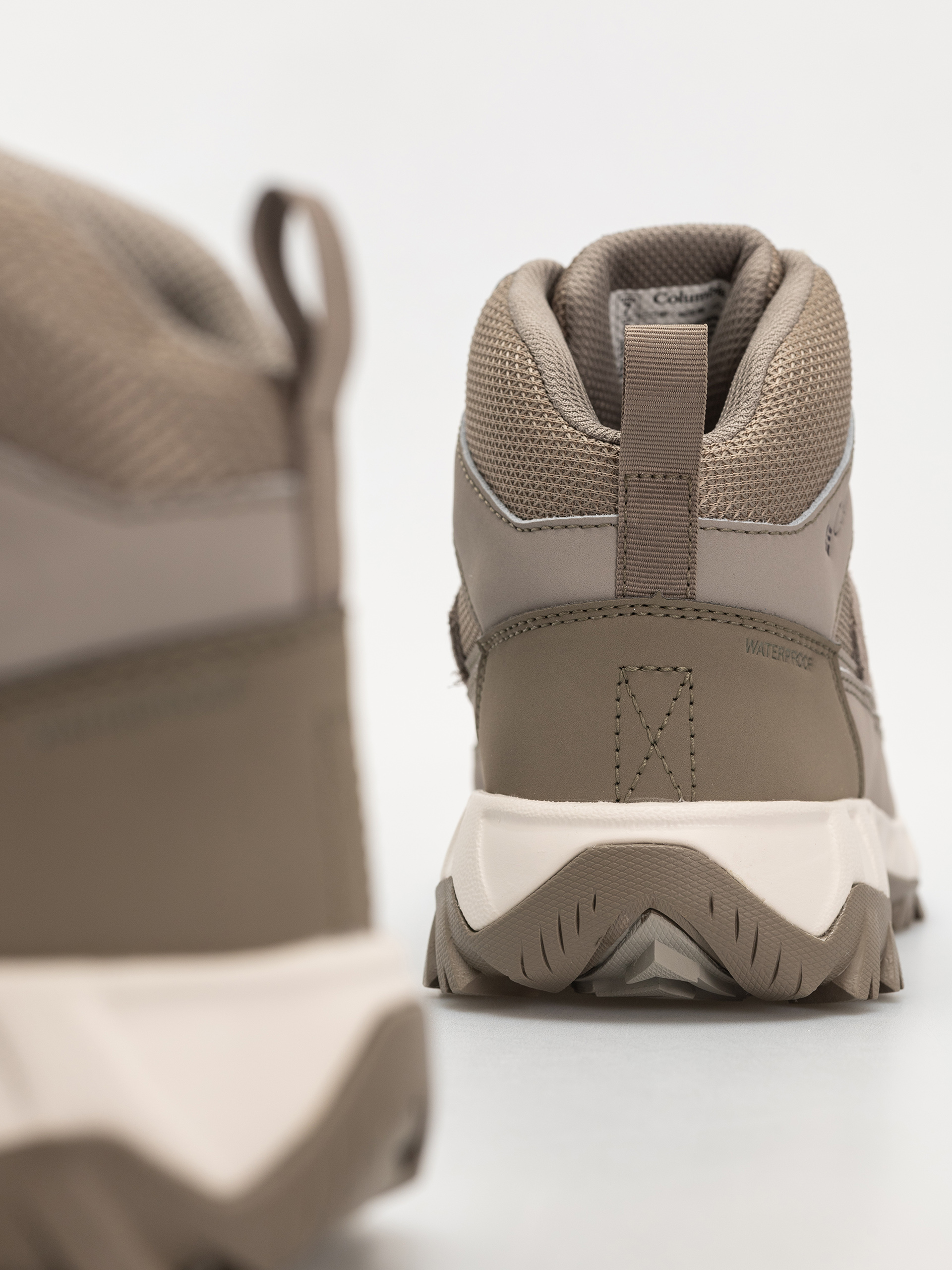 Pantofi Columbia Strata Trail Mid WP Wmn (kettle/blush rose)