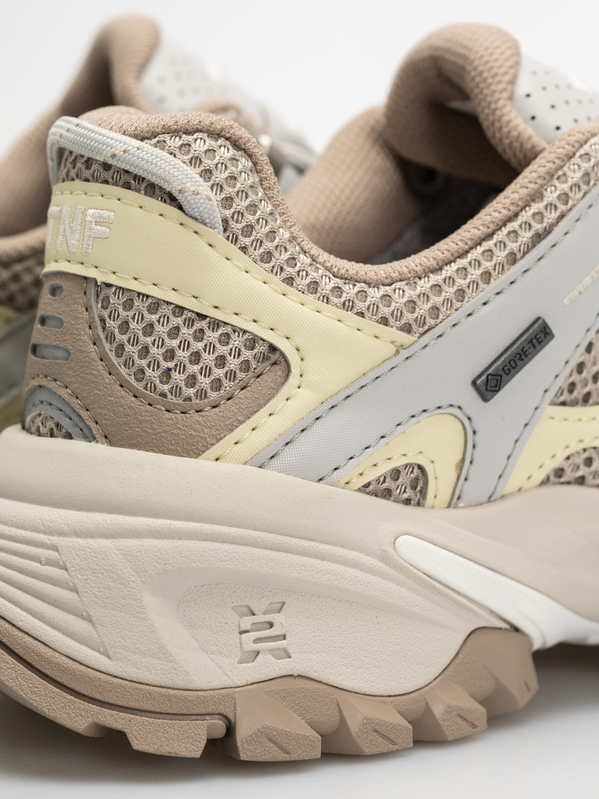 Pantofi The North Face Hedgehog 06 Rvst Gore Tex (high rise grey/white as)