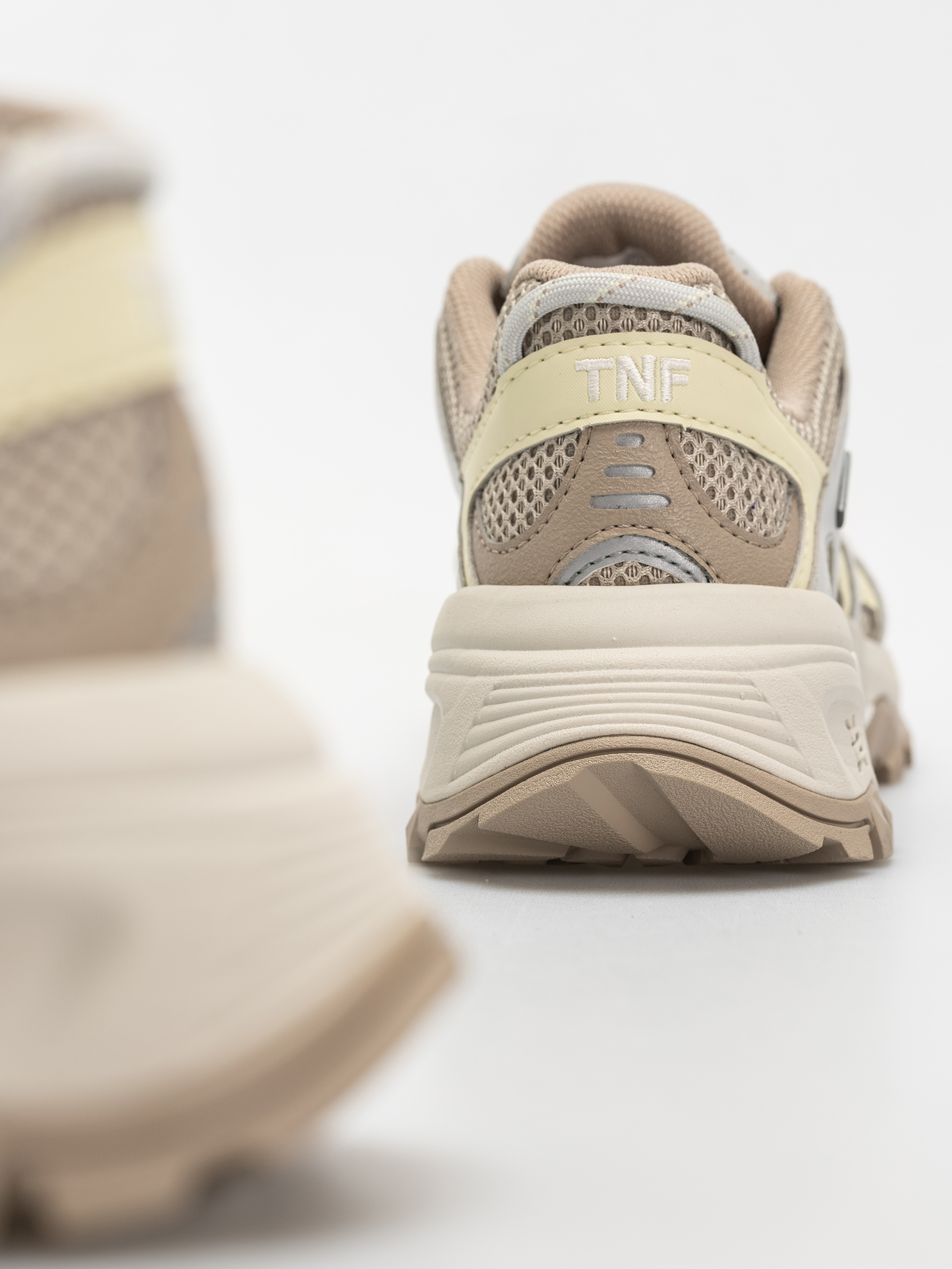 Pantofi The North Face Hedgehog 06 Rvst Gore Tex (high rise grey/white as)