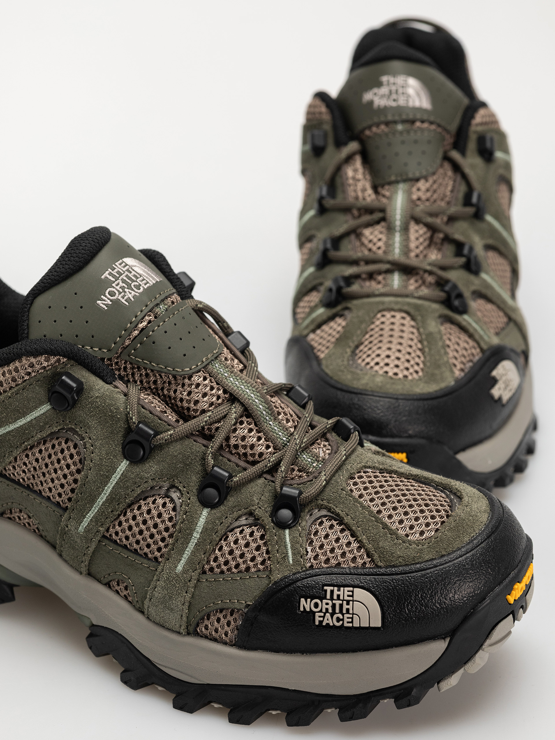 Pantofi The North Face Hedgehog 06 Rvst (new taupe green/bark mi)