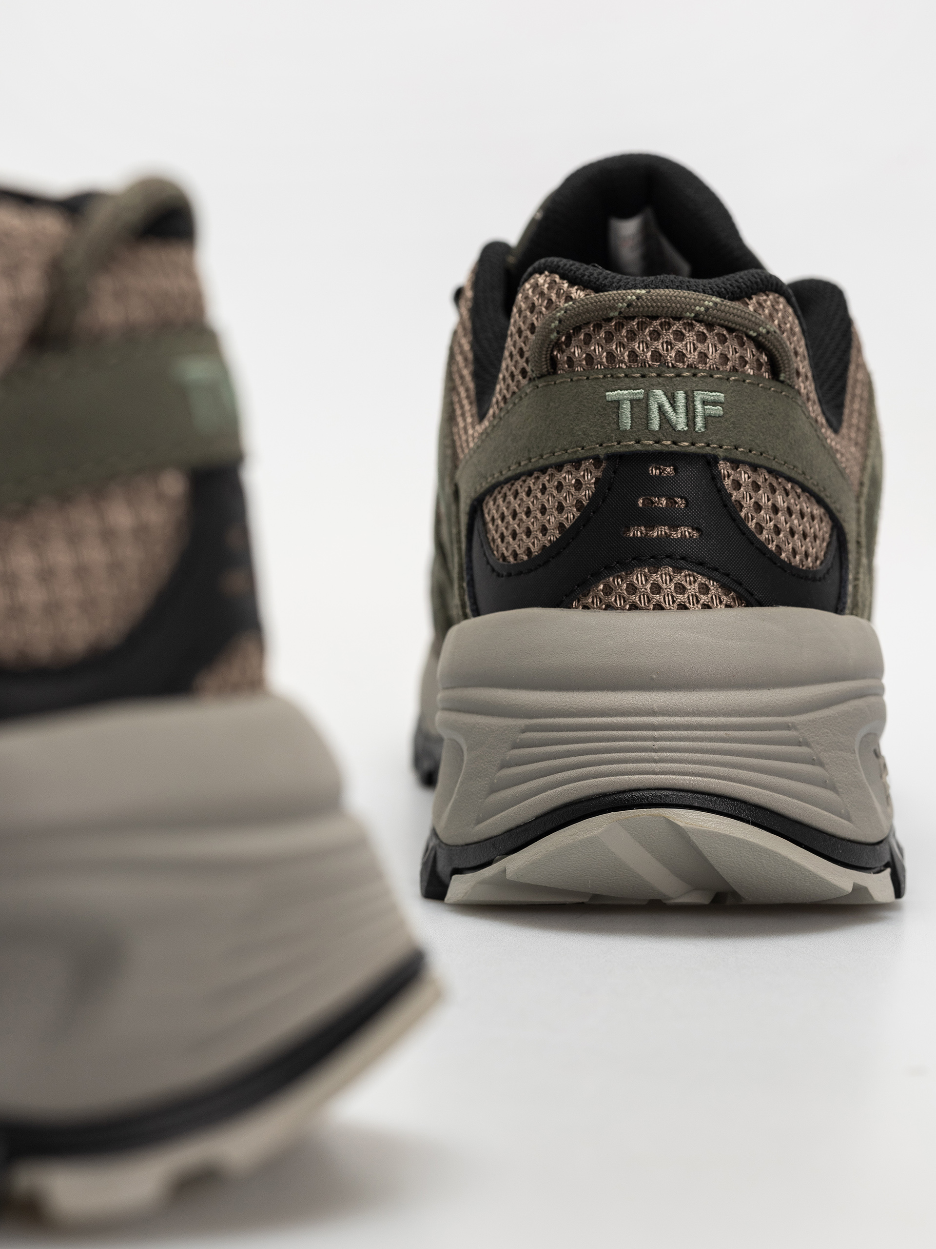 Pantofi The North Face Hedgehog 06 Rvst (new taupe green/bark mi)