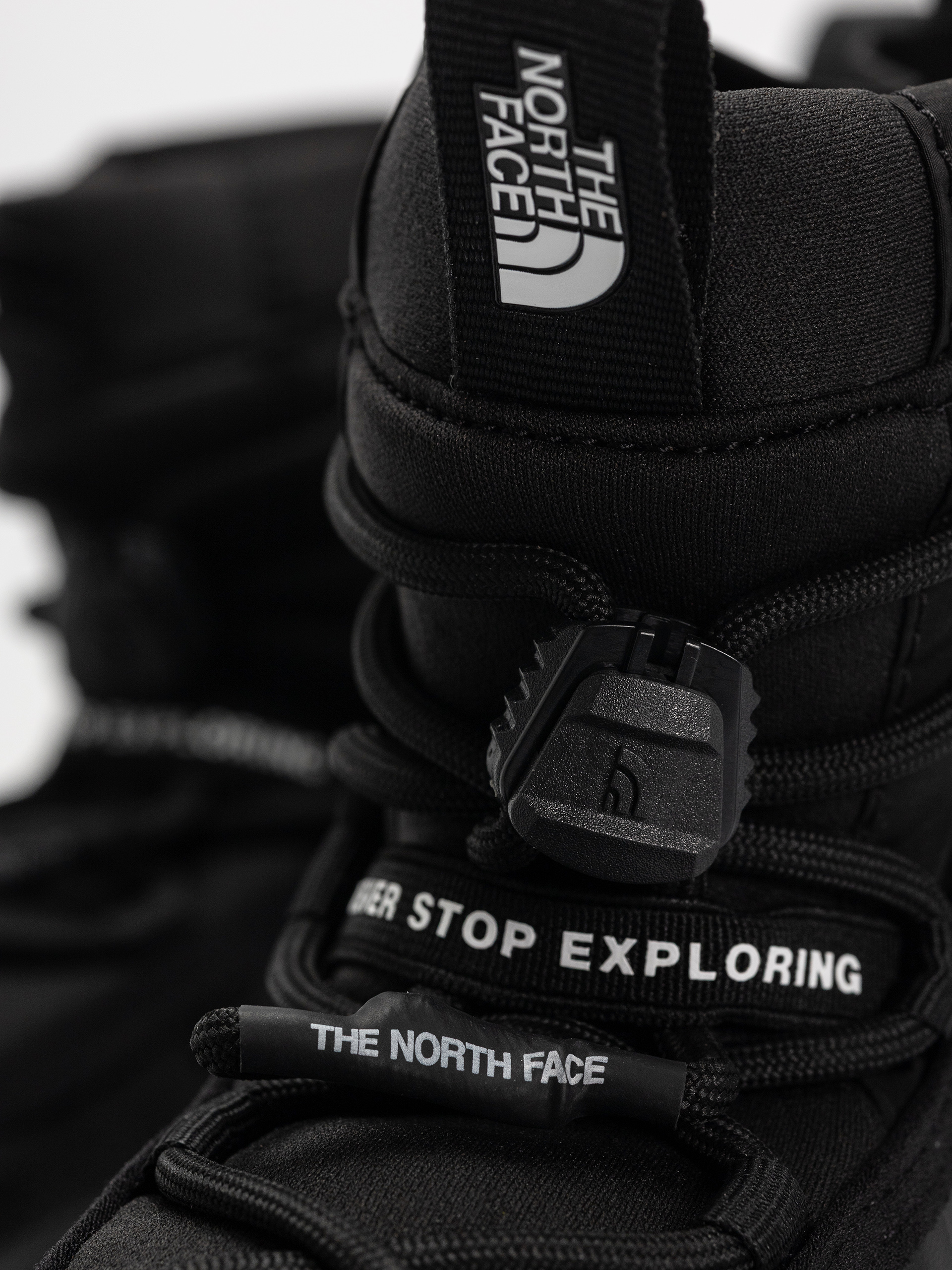 Pantofi The North Face Base Camp 100 Wp (tnf black/tnf black)