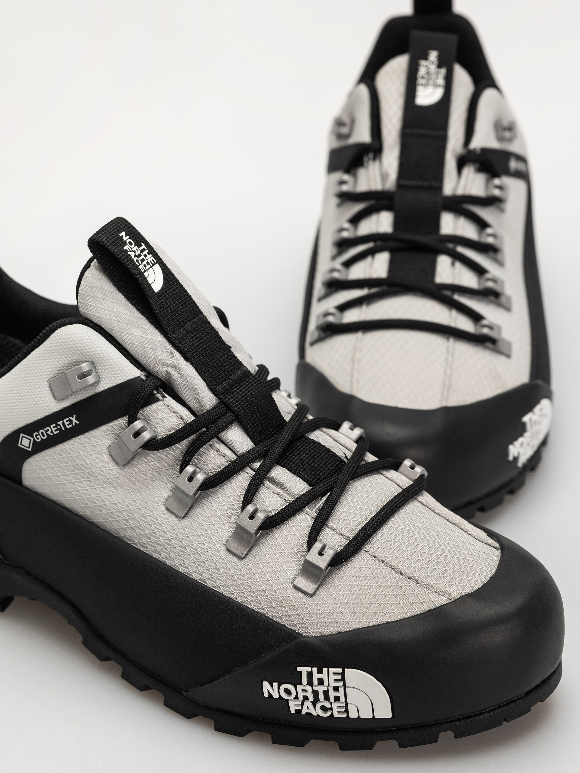 Pantofi The North Face Glenclyffe Low Gore Tex (high rise grey/tnf red)