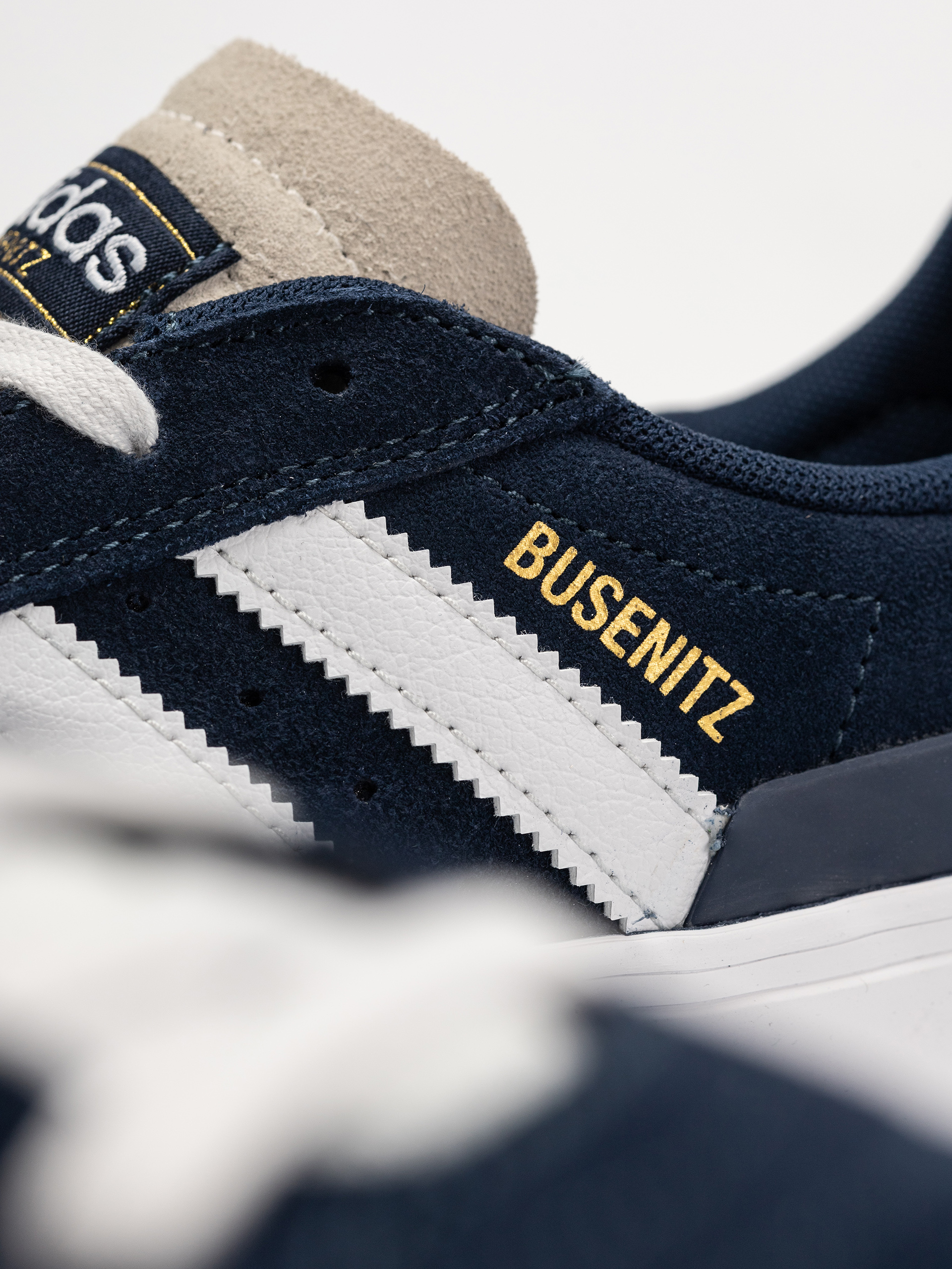 Pantofi adidas Busenitz Vulc II (conavy/crywht/ftwwht)