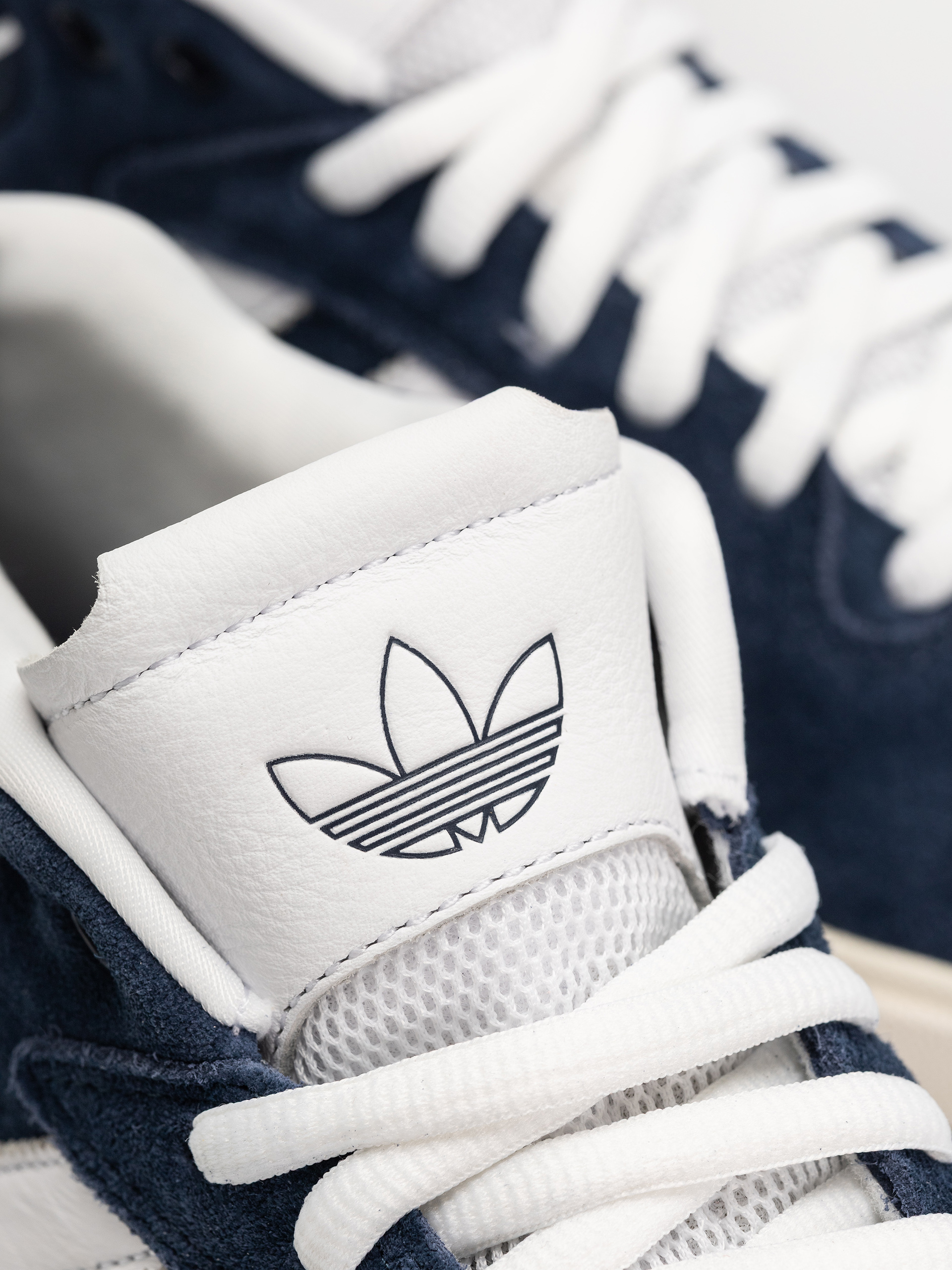 Pantofi adidas Tyshawn (conavy/ftwwht/cwhite)