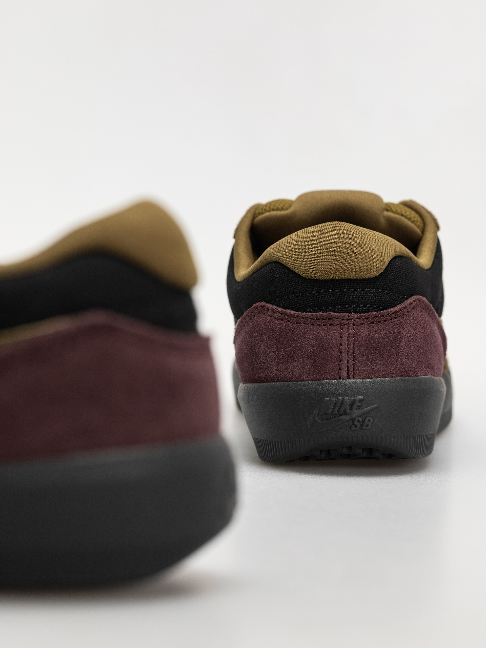 Pantofi Nike SB Force 58 (black/olive flak burgundy crush off noir)