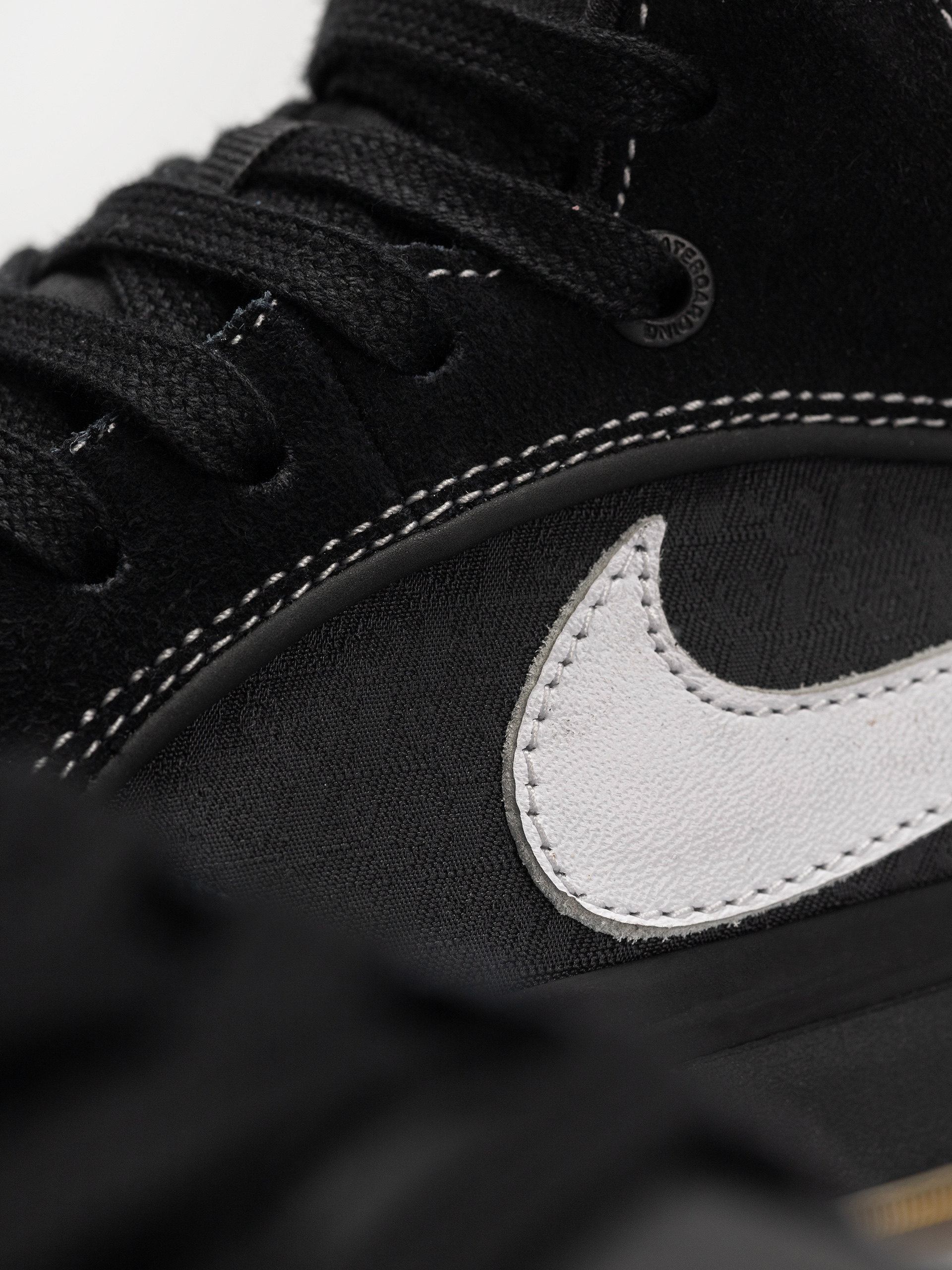 Pantofi Nike SB React Leo (black/white black gum light brown)