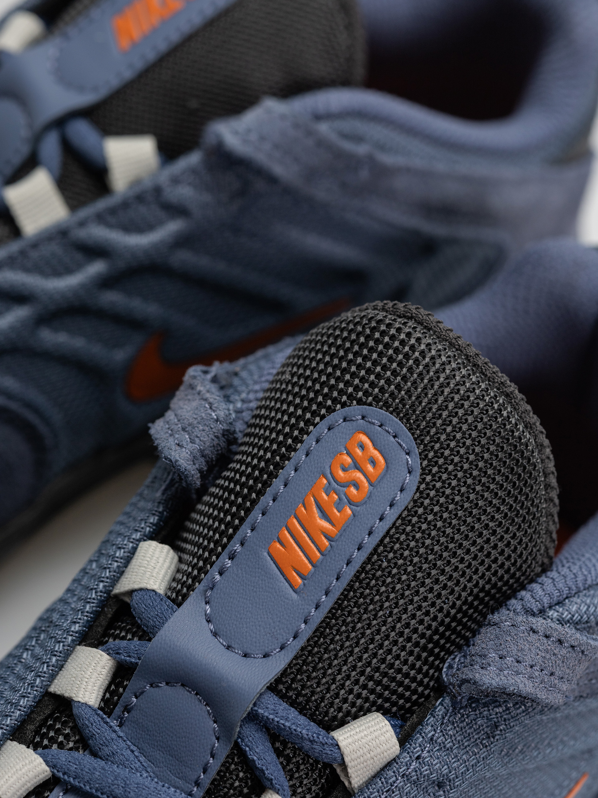 Pantofi Nike SB Vertebrae (diffused blue/campfire orange anthracite)