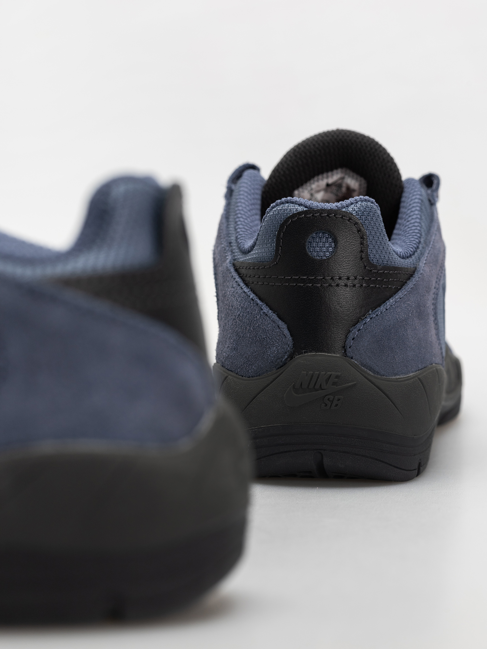 Pantofi Nike SB Vertebrae (diffused blue/campfire orange anthracite)