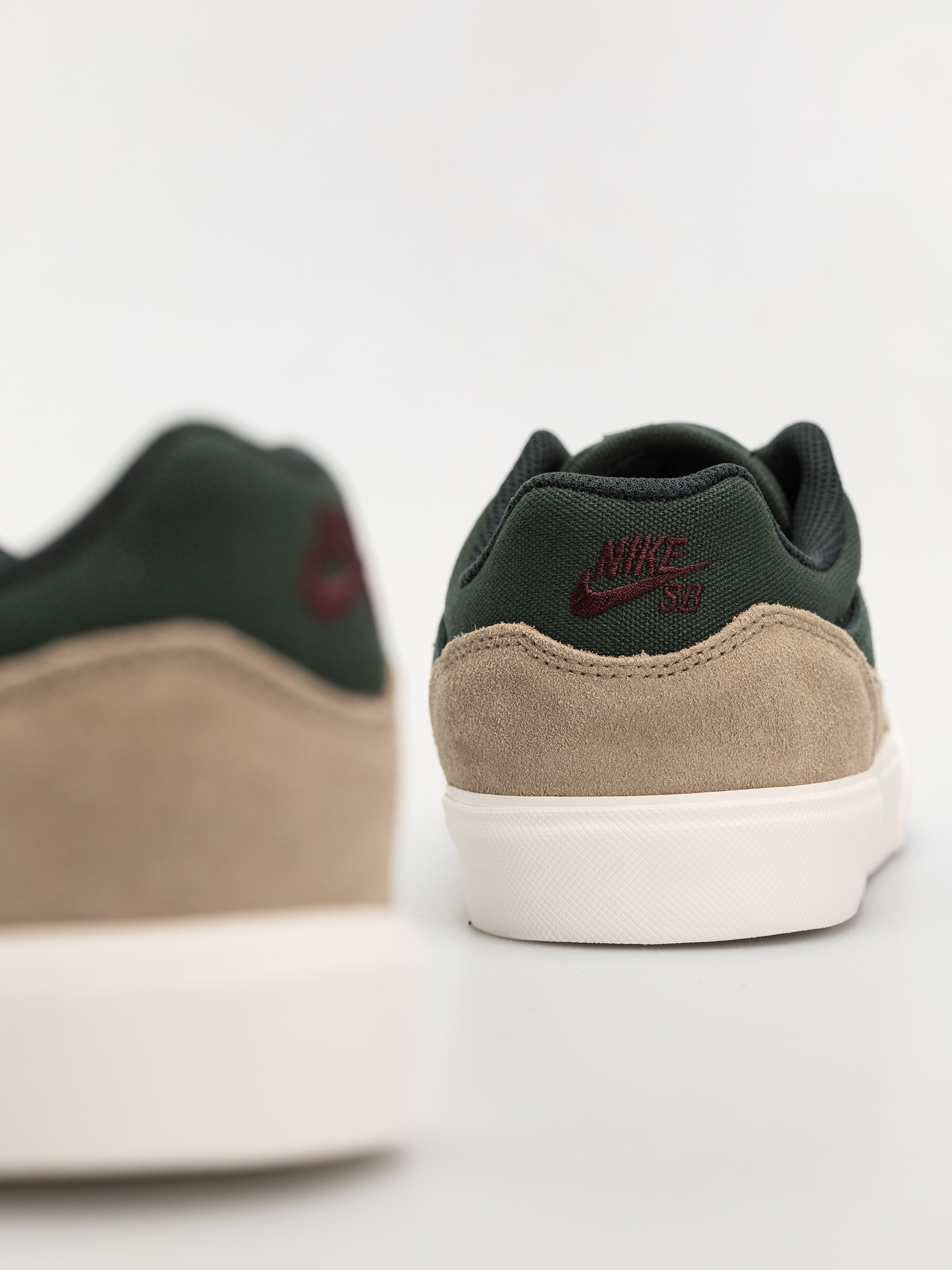 Pantofi Nike SB Malor (seaweed/burgundy crush khaki phantom)