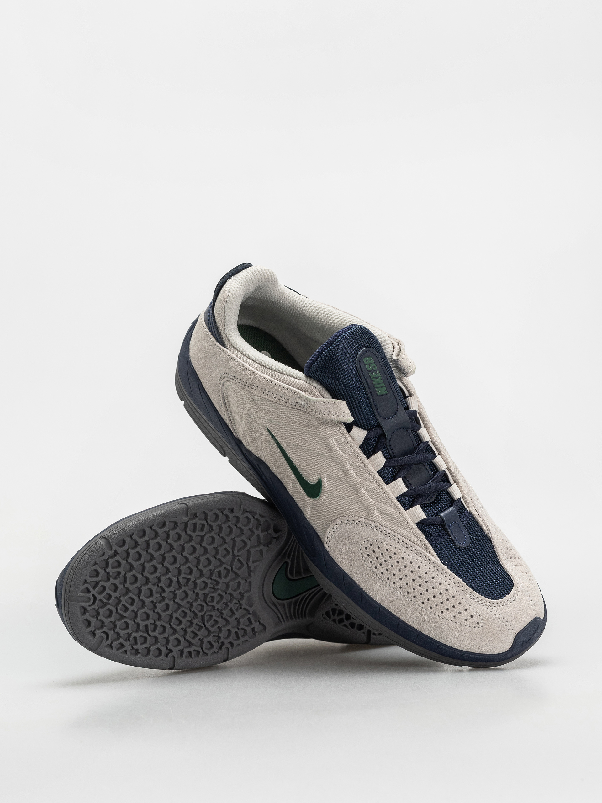 Pantofi Nike SB Vertebrae (light bone/fir midnight navy obsidian)