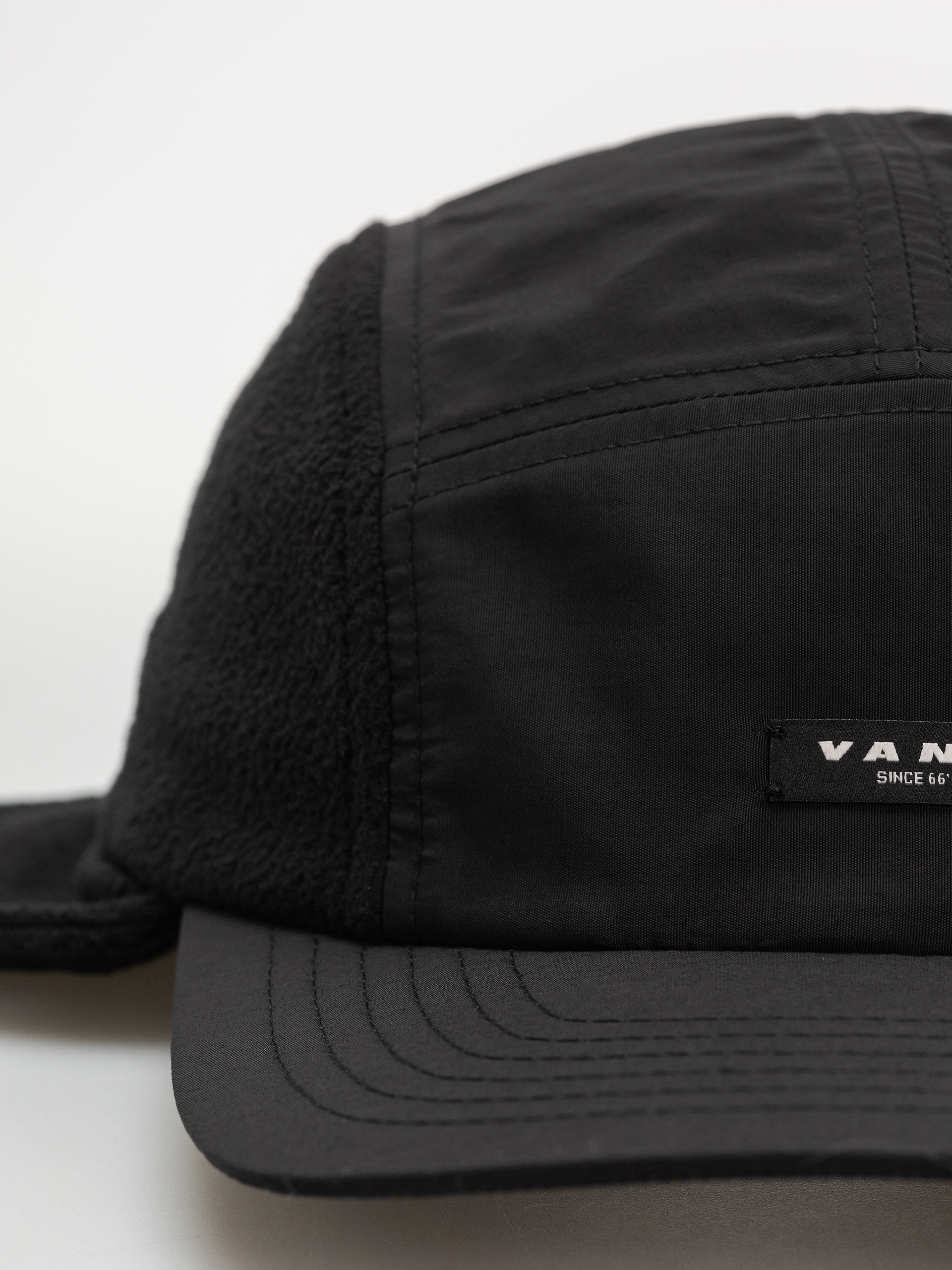 Șapcă Vans 66 Earflap Tall Camper (black)
