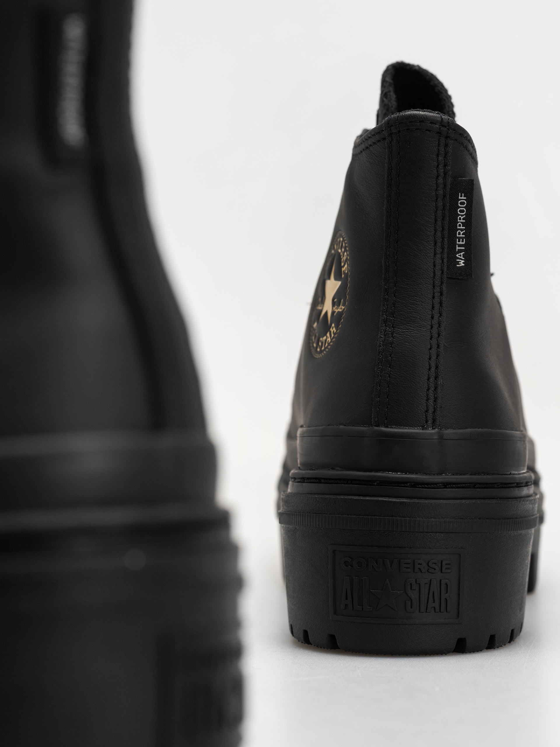 Pantofi Converse Chuck Taylor All Star Lugged Heel Wmn (black/black/gold)