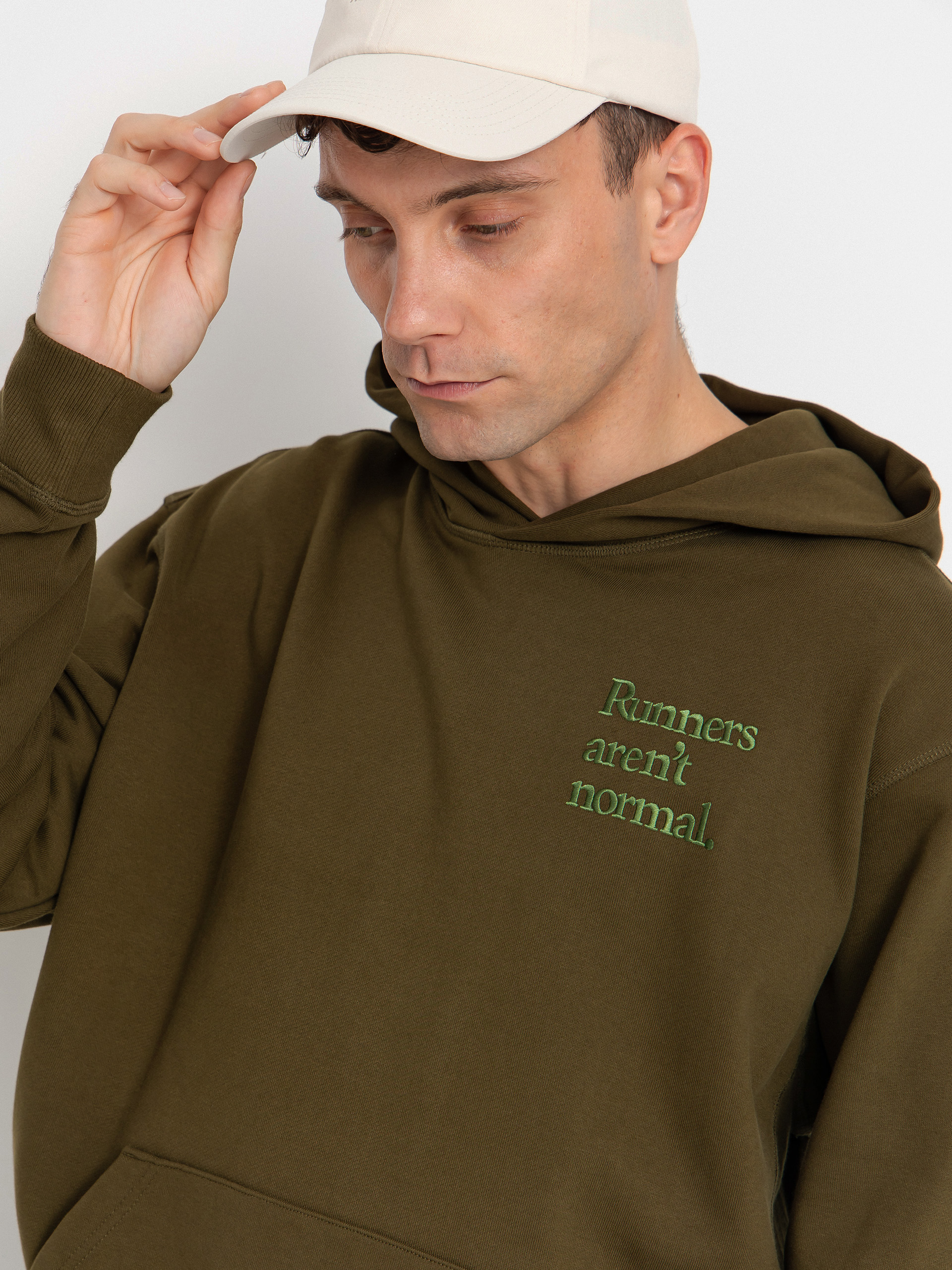 Hanorac cu glugă New Balance Athletics Runners Arent Normal HD (brown)