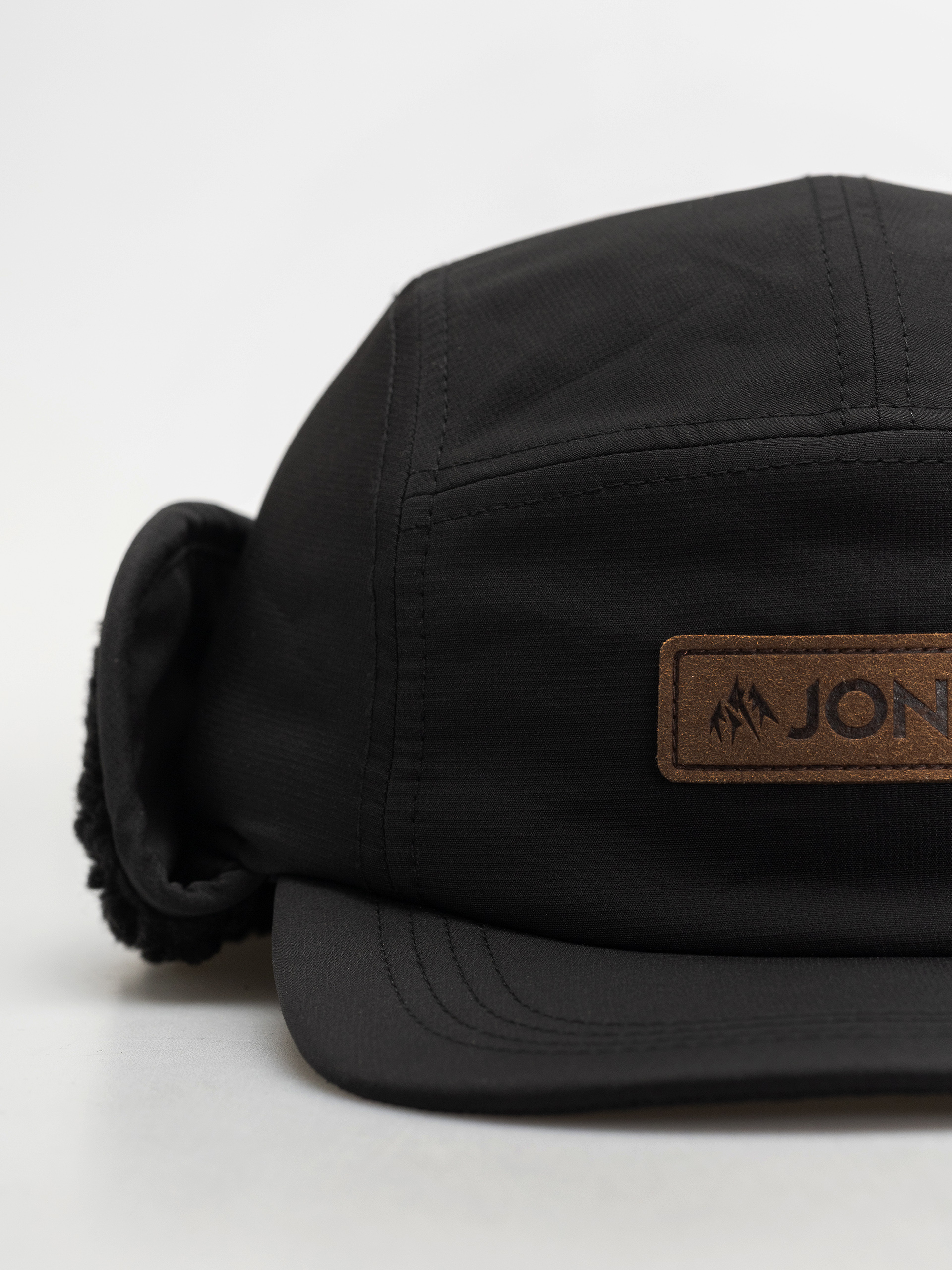 Șapcă Jones Snowboards Denali Rec Fl Earflap (stealth black)