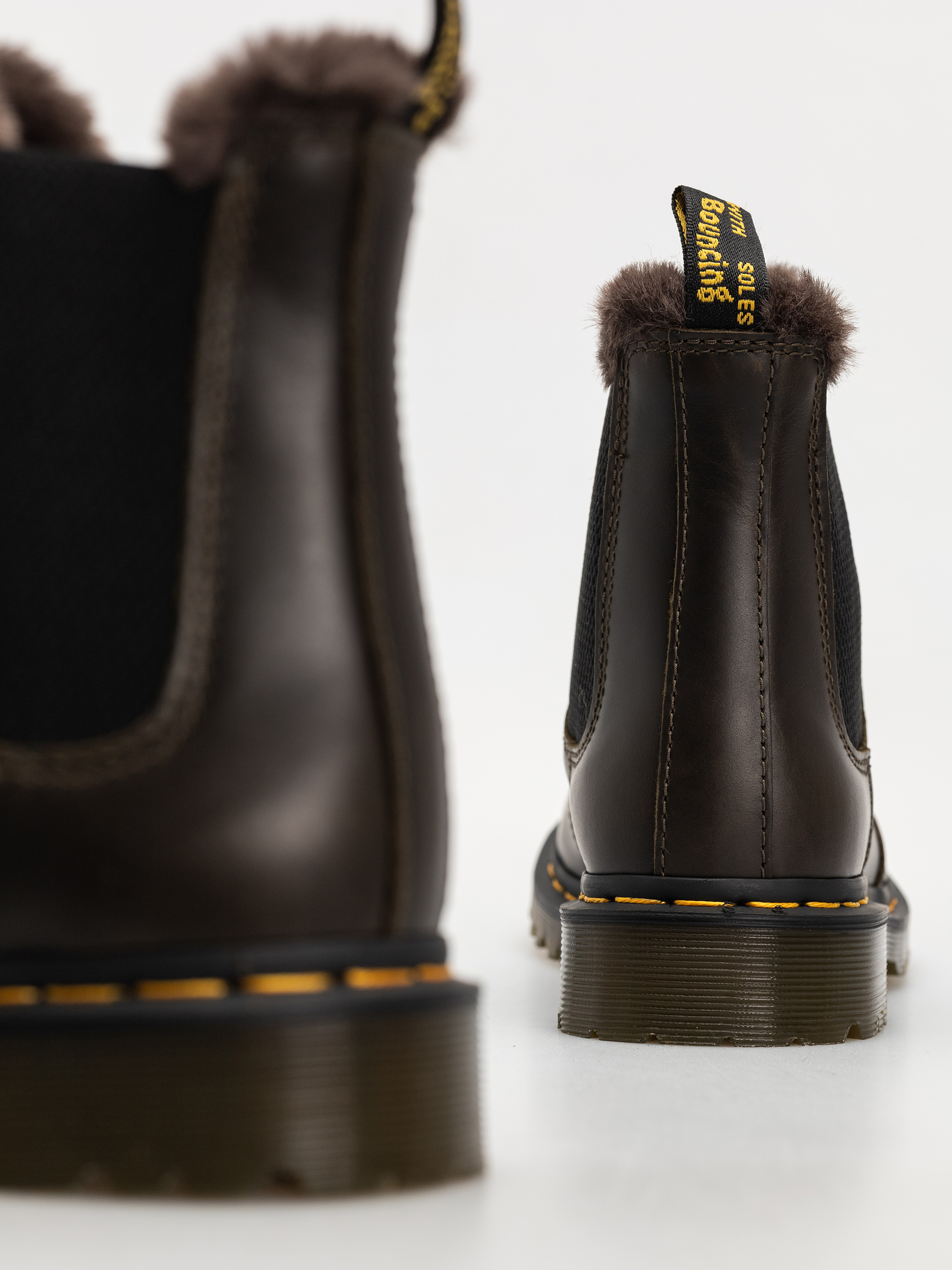 Pantofi Dr. Martens 2976 Leonore Chelsea Wmn (dark taupe taupe orleans)