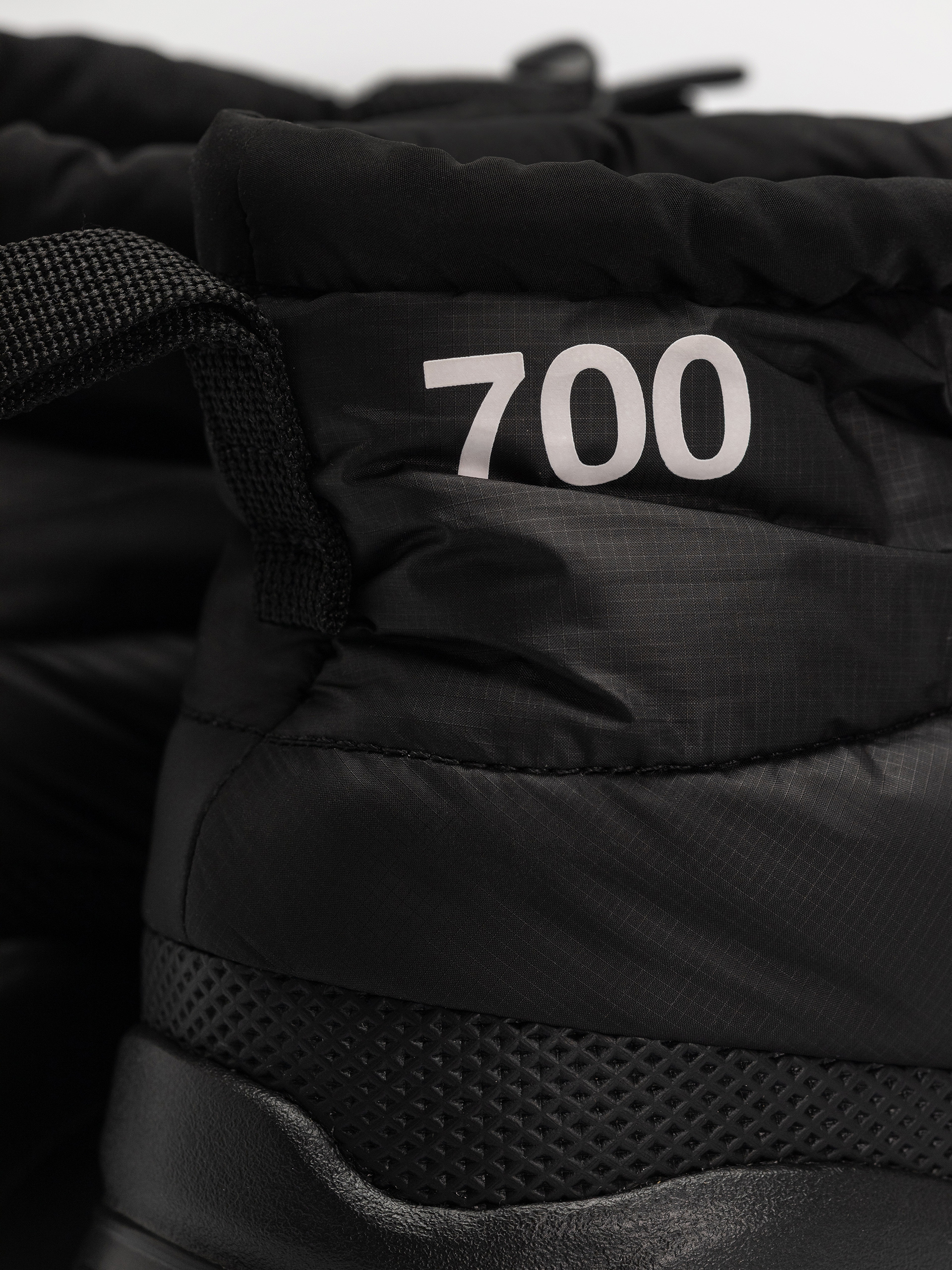 Pantofi The North Face Nuptse Traction Chukka (tnf black/tnf black)