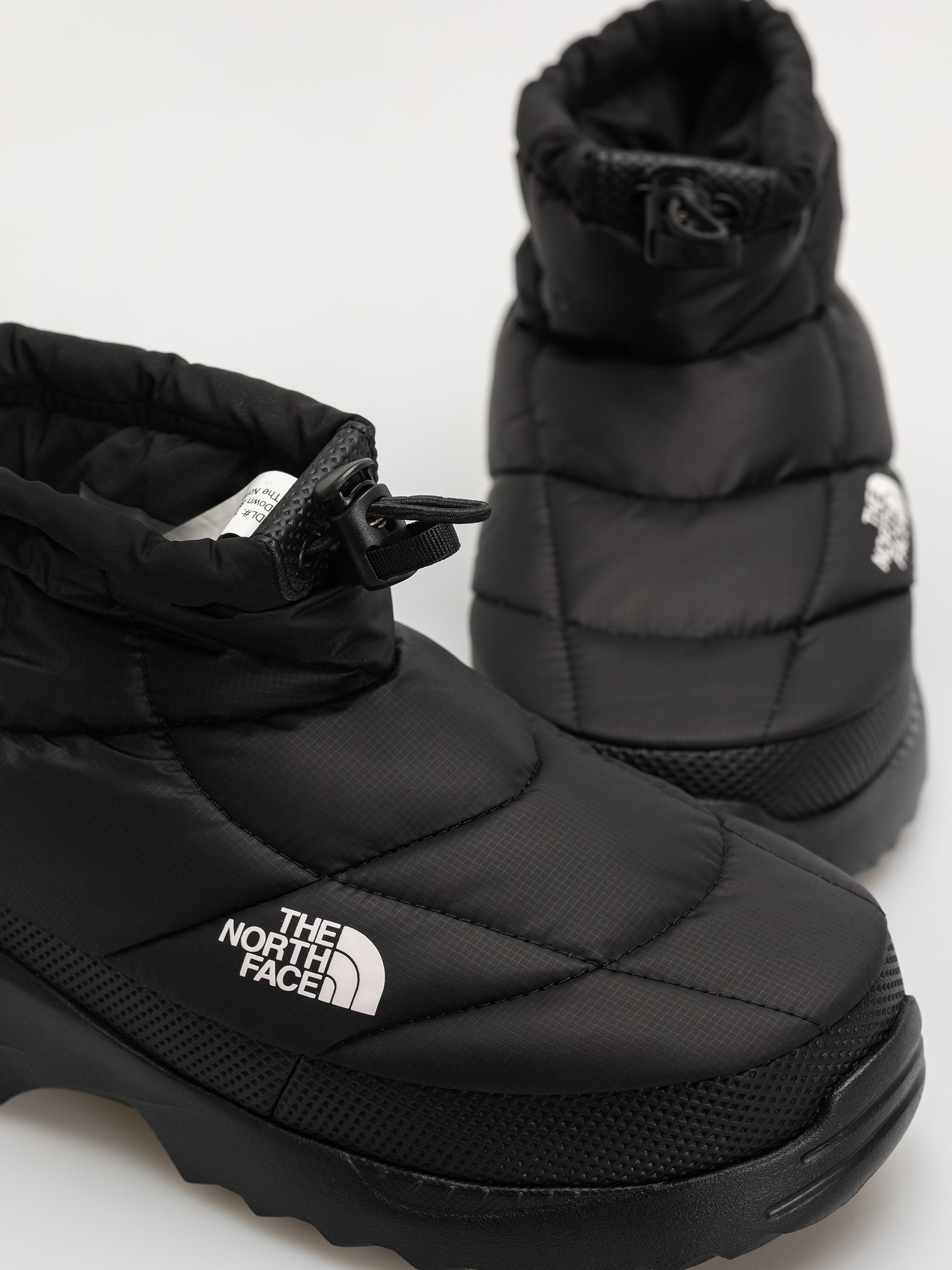 Pantofi The North Face Nuptse Traction Chukka (tnf black/tnf black)