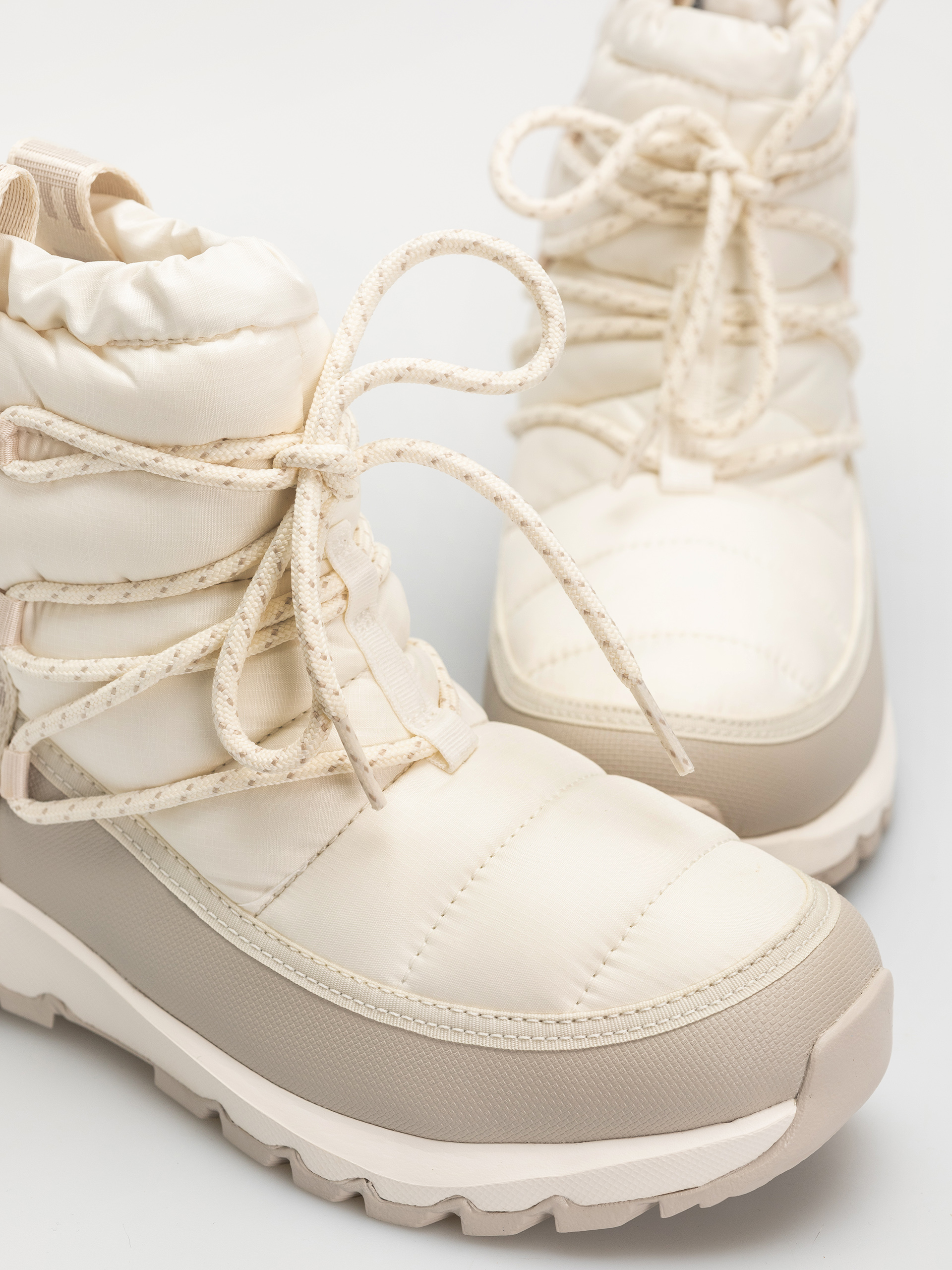 Pantofi The North Face Thermoball Lace Up Wp Wmn (gardenia white/silvergrey)