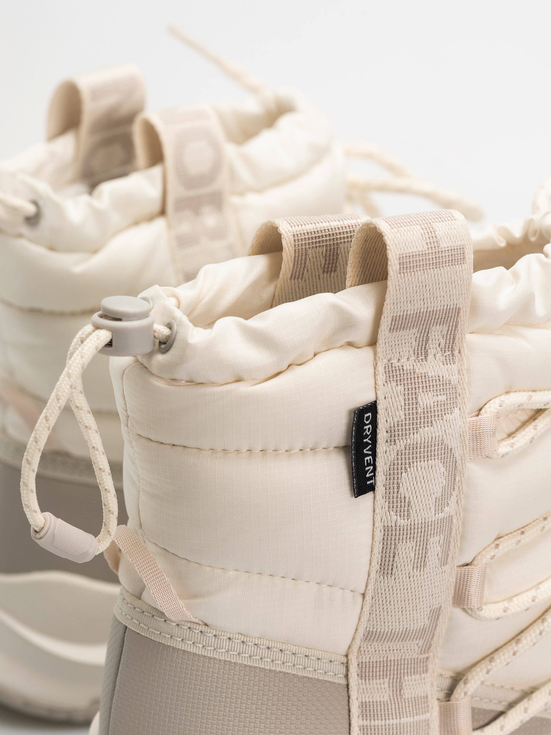 Pantofi The North Face Thermoball Lace Up Wp Wmn (gardenia white/silvergrey)