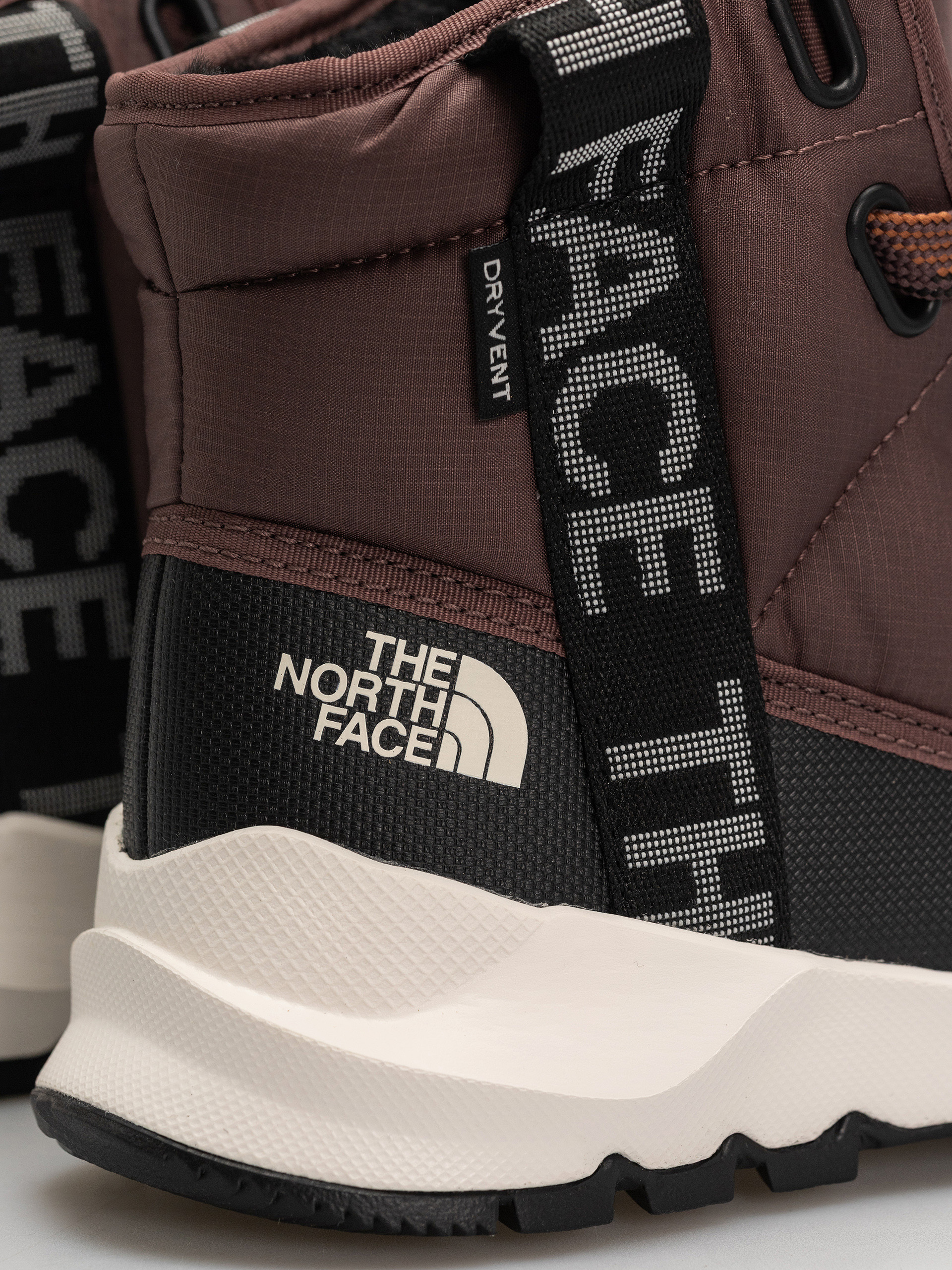 Pantofi The North Face Thermoball Lace Up Luxe Wp Wmn (tawny quartz/burnt umbe)