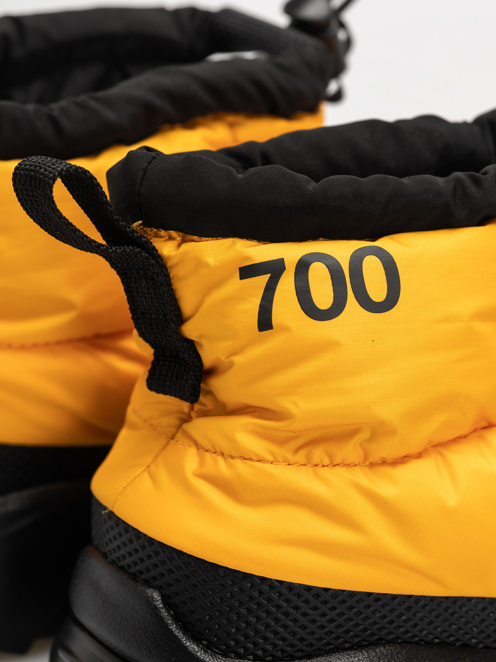 Pantofi The North Face Nuptse Traction Chukka (summit gold/tnf black)