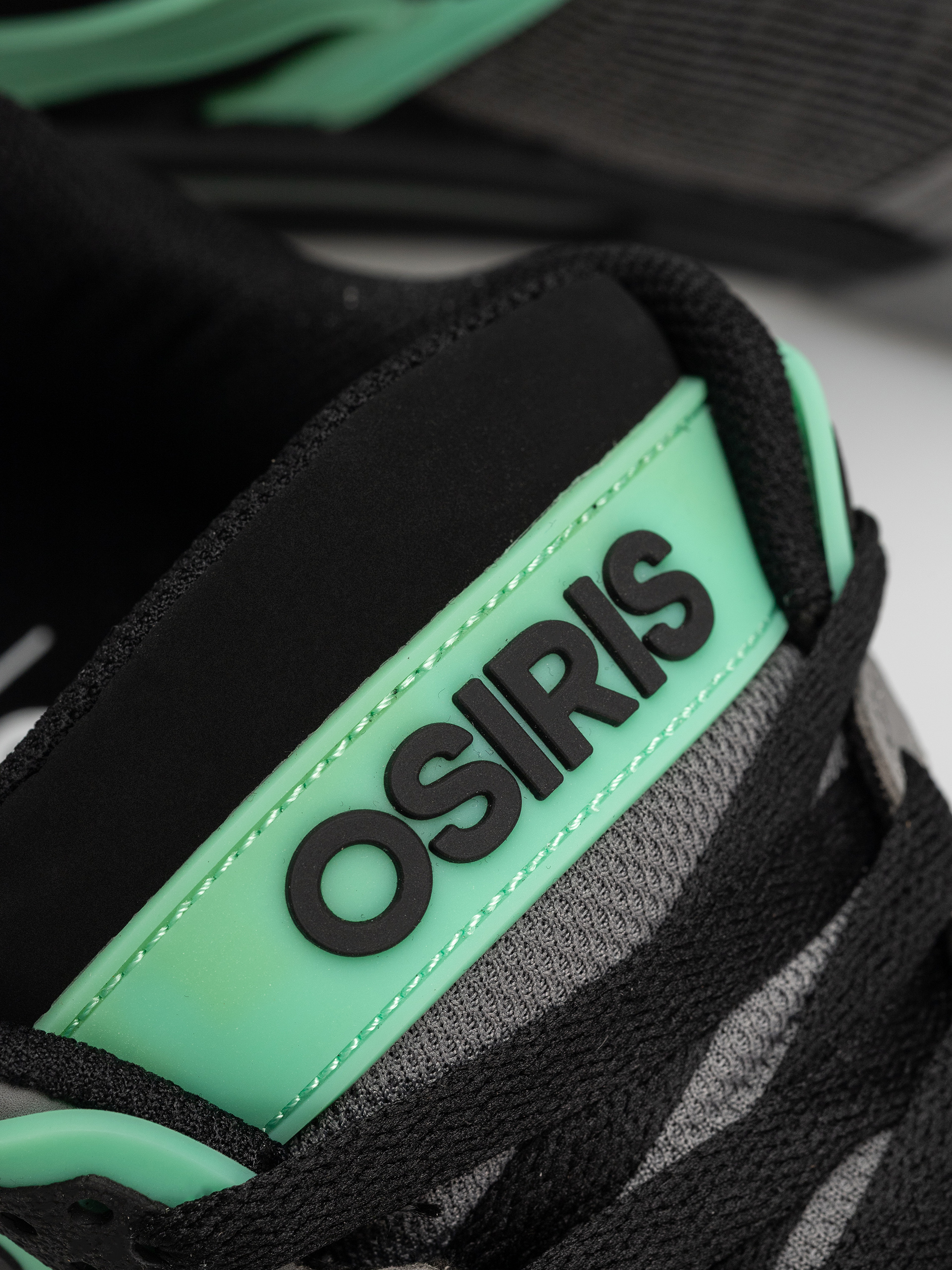 Pantofi Osiris Pixel (blk/chr/grn glow)