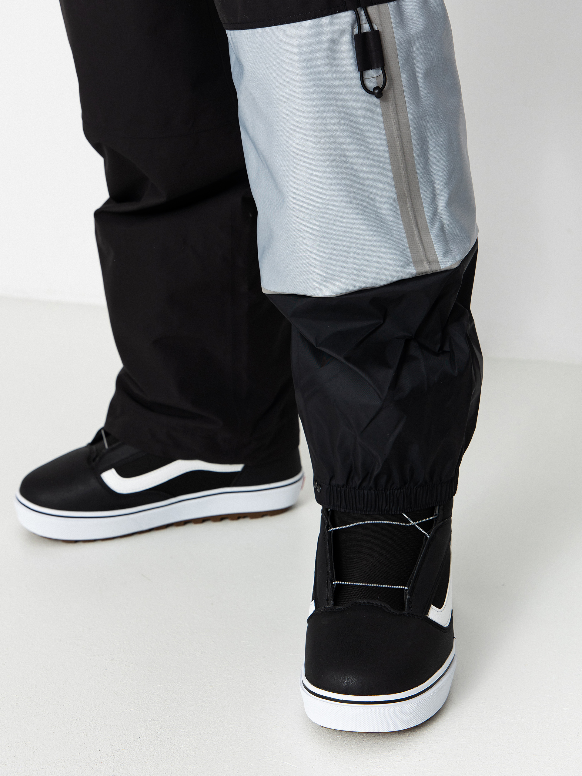 Pentru bărbați Pantaloni pentru snowboard Vans MTE High Country 3L 2.0 (black)