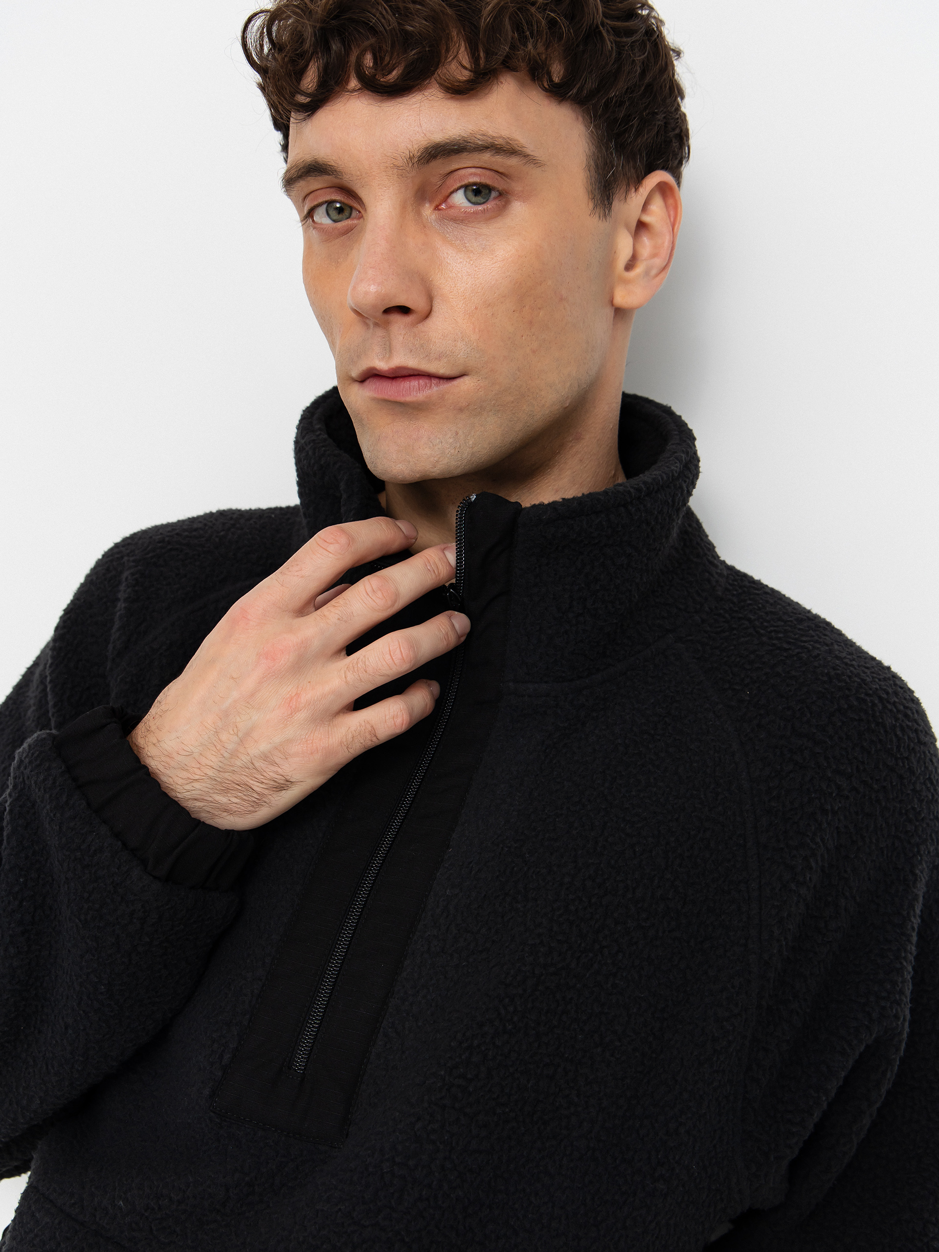 Hanorac Jones Snowboards Campfire Rec Sherpa (stealth black)