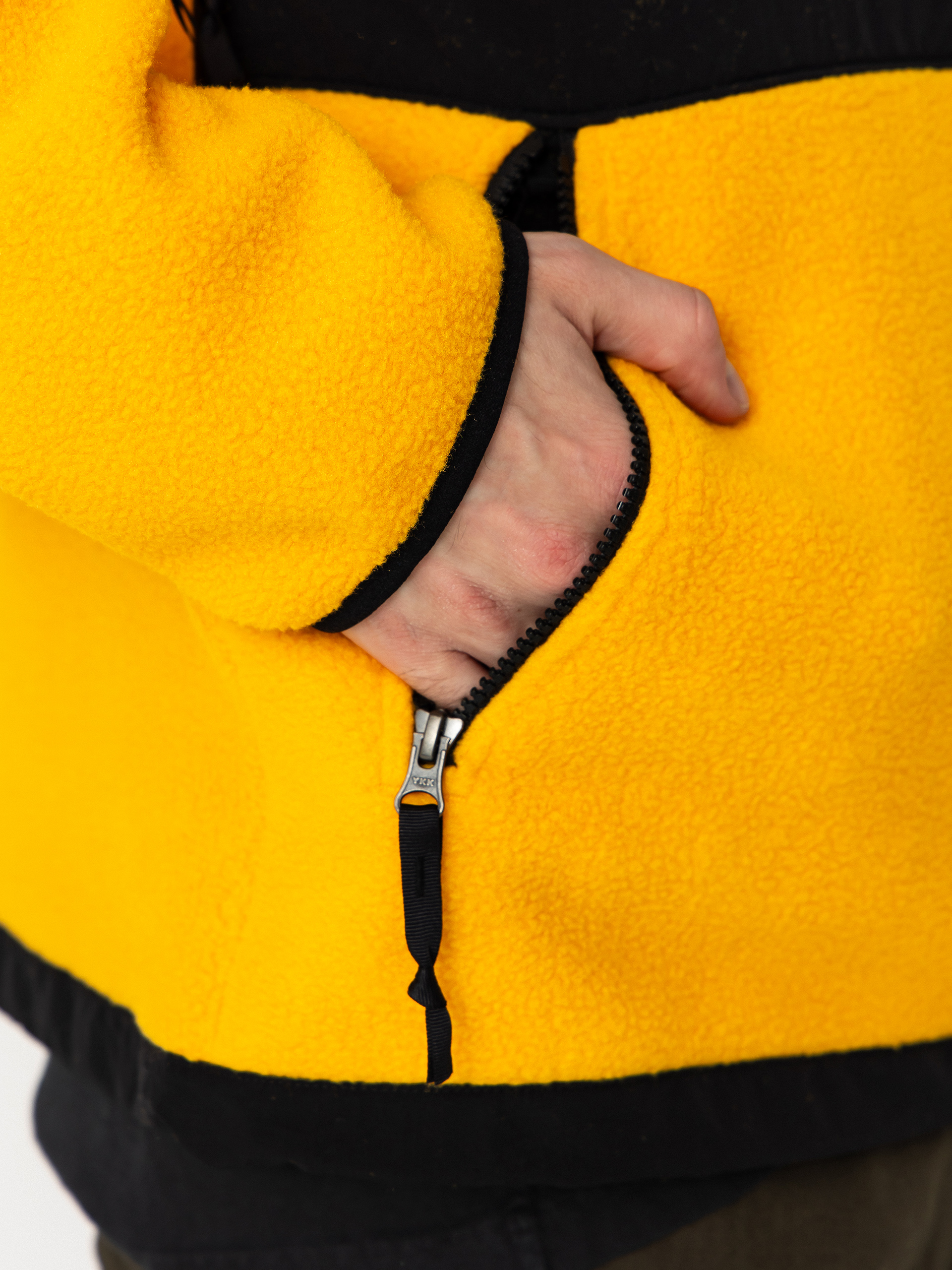 Geacă The North Face Retro Denali (summit gold/tnf black)